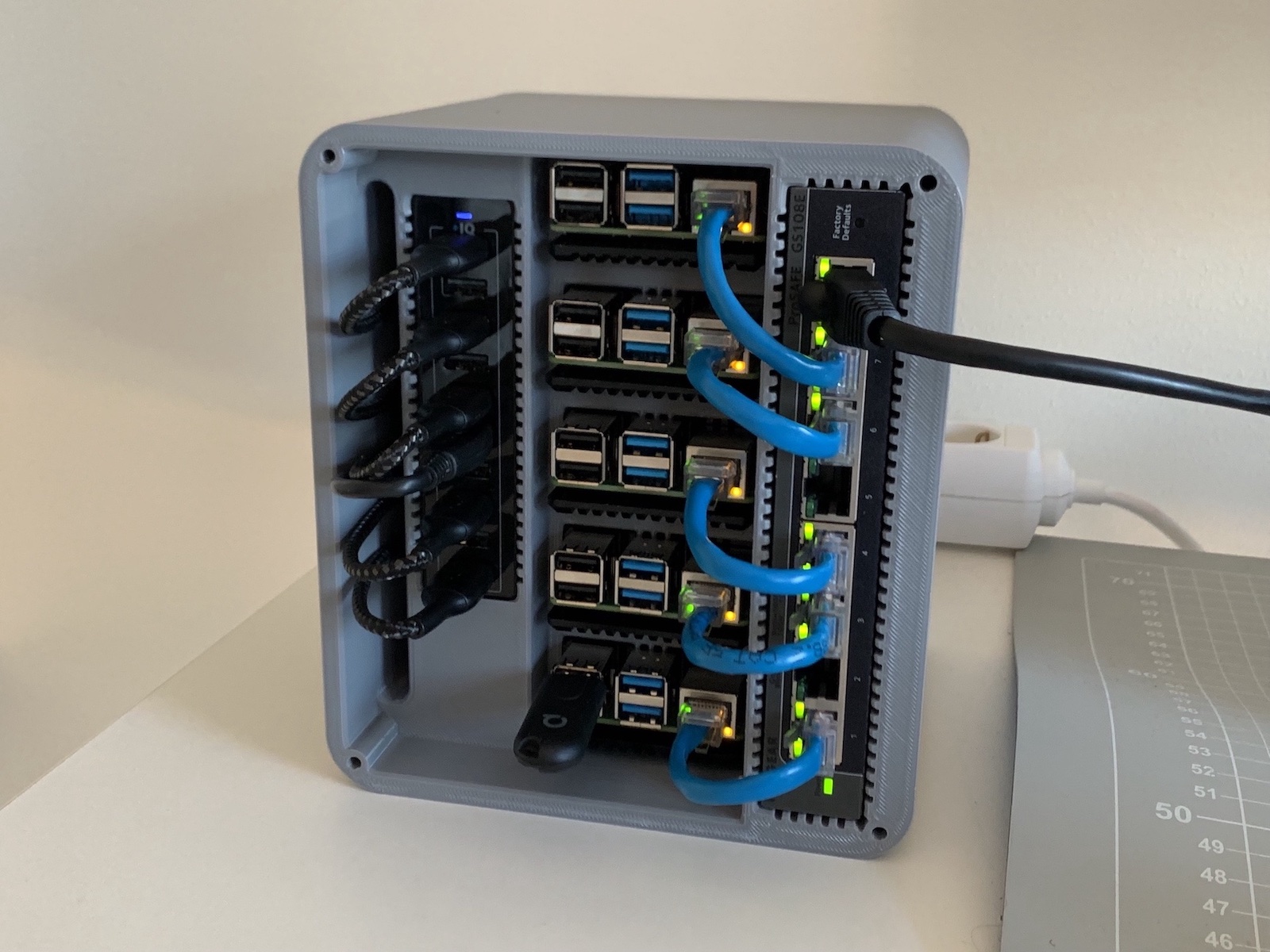 Raspberry Pi 4 Cluster Case