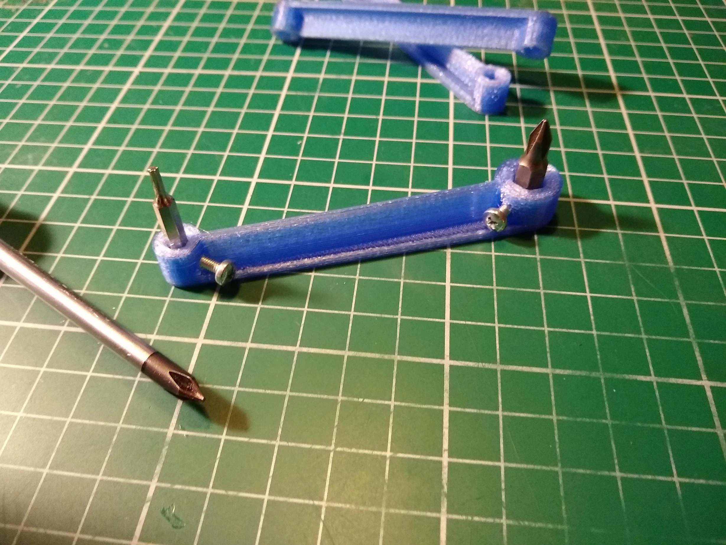 Bit wrench, customizable