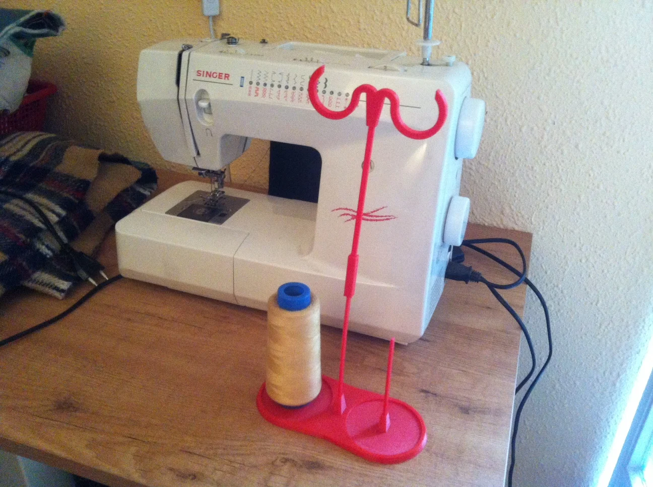 Thread hook for sewing machine