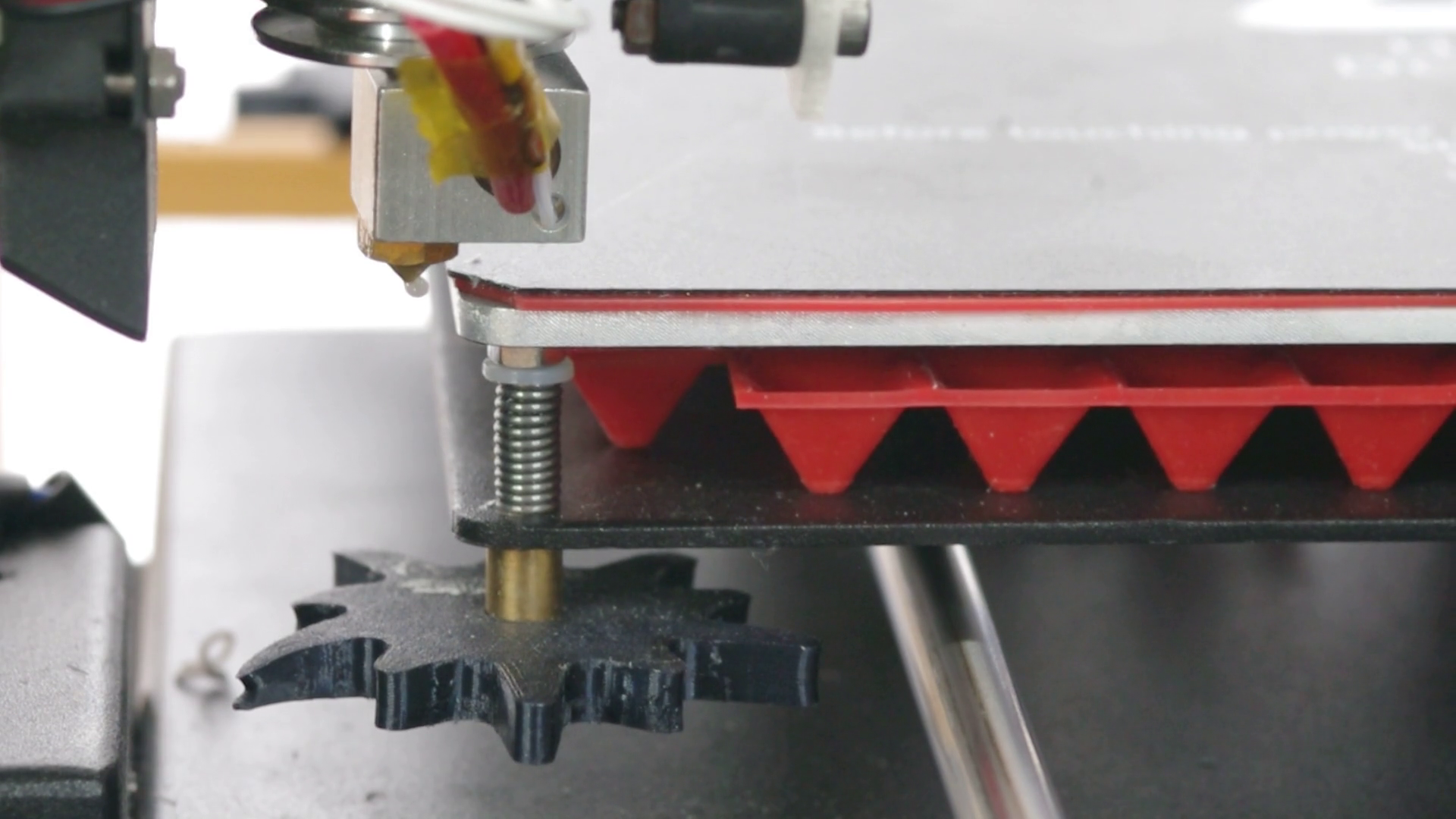 METHOD - silicone baking mat bed insulation and surface adhesion