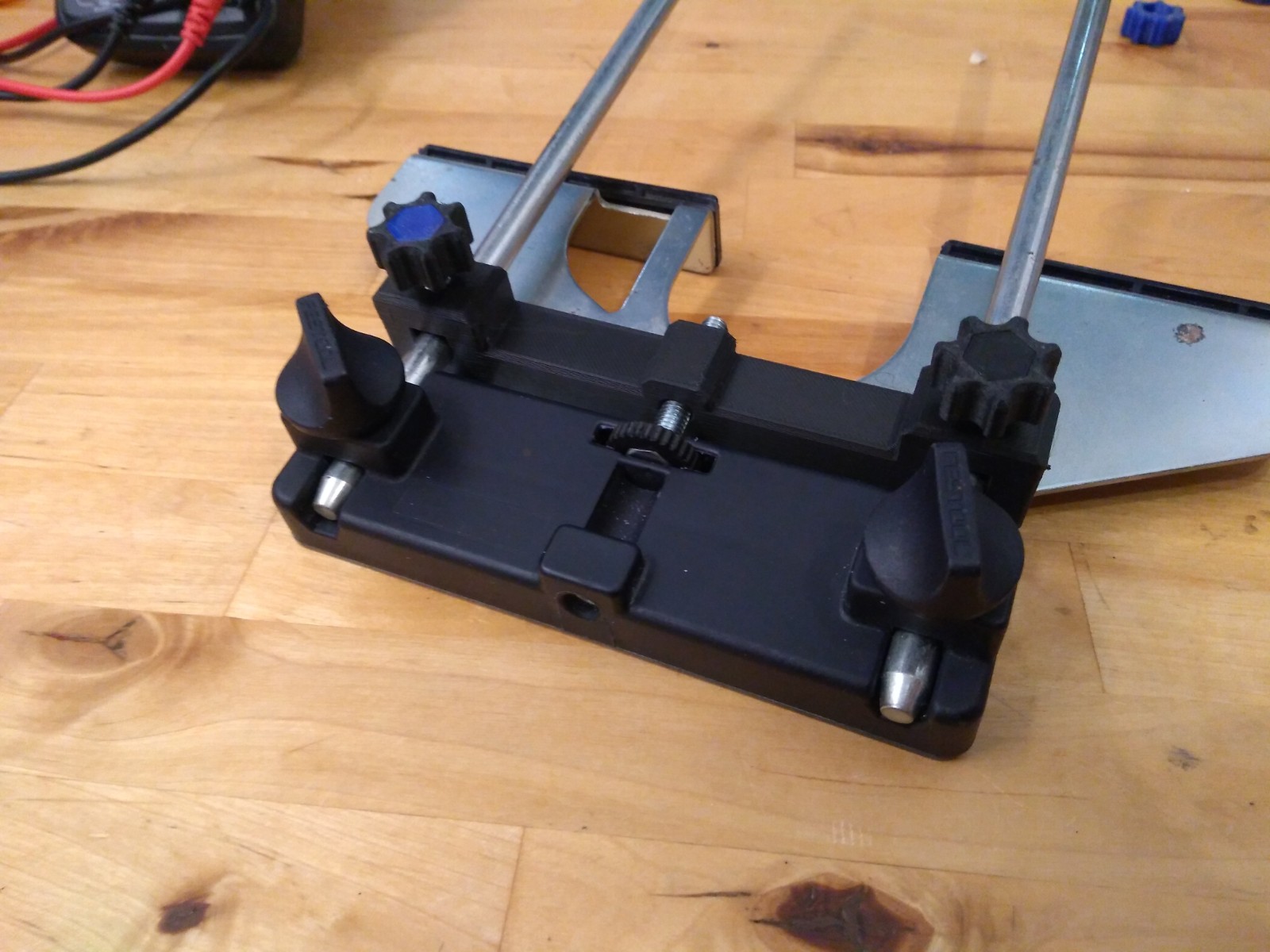 Festool OF1010  fine adjustment for lateral guidance