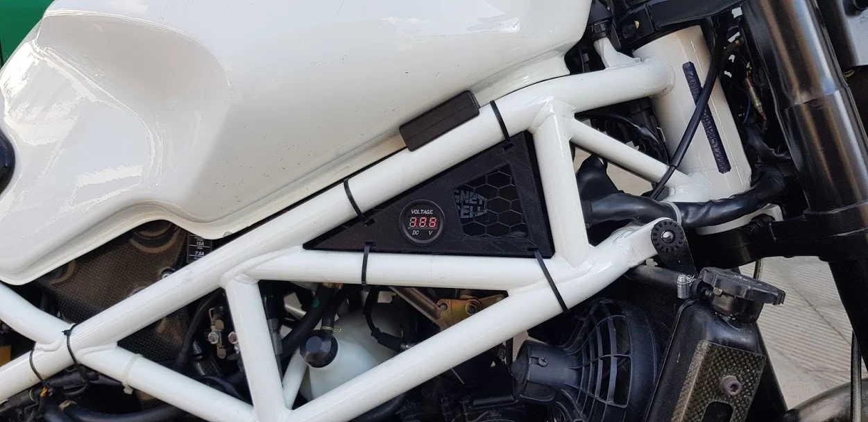 DUCATI monster S4r left and right side panel and battery test