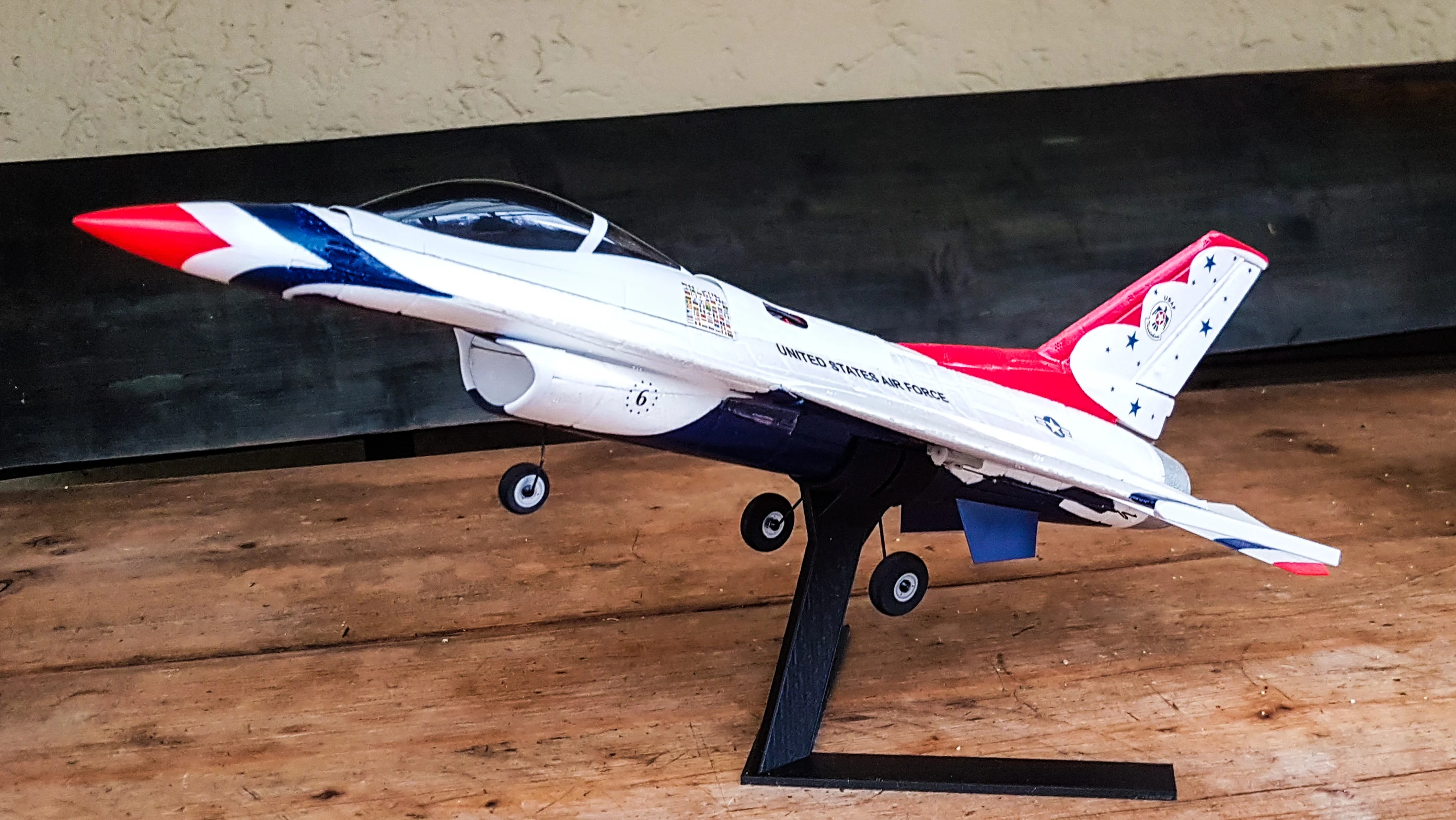 UMX F-16 display stand