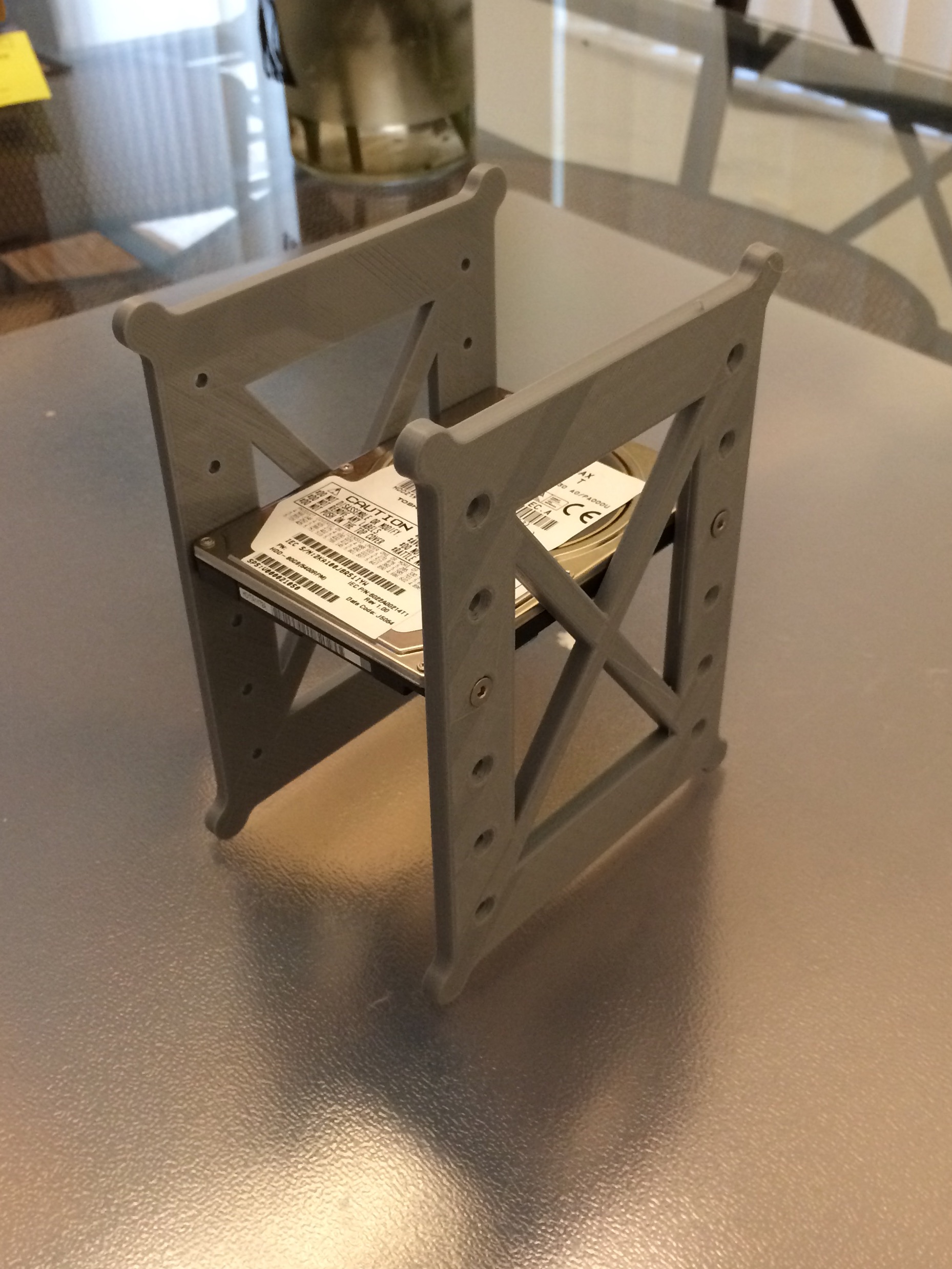 Six 2.5 inch HDD SSD mounting caddy
