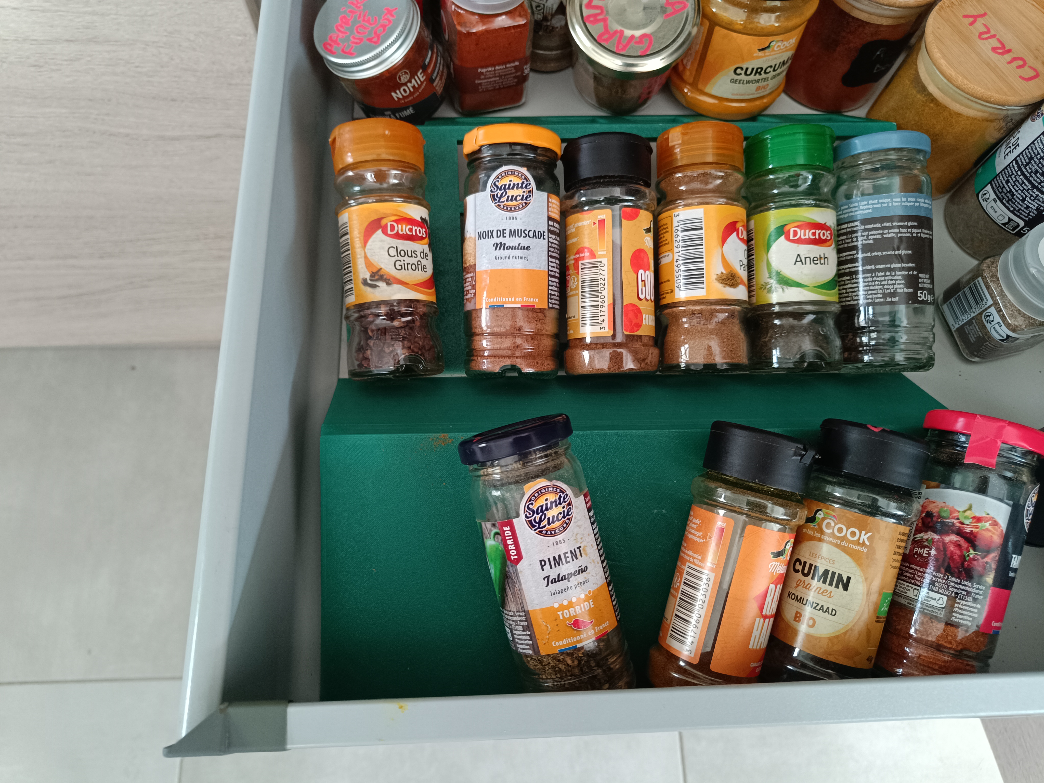 spice rack - display stand - kitchen organization