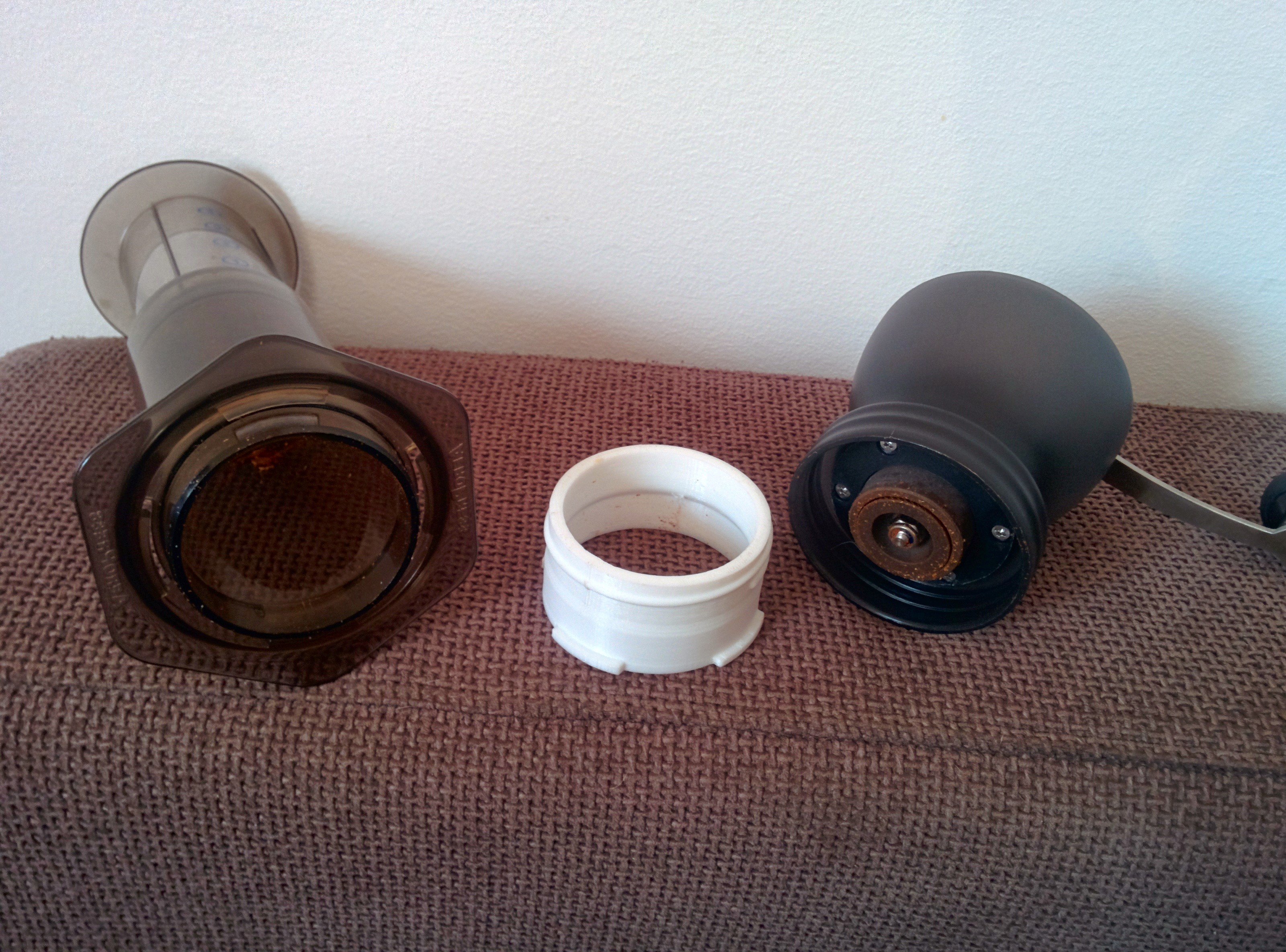 Aeropress Hario/Tiamo coffe grinder adapter