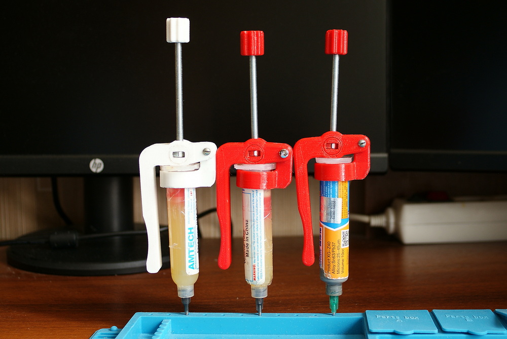 Flux dispenser