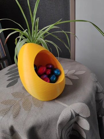 Easter egg candy dish