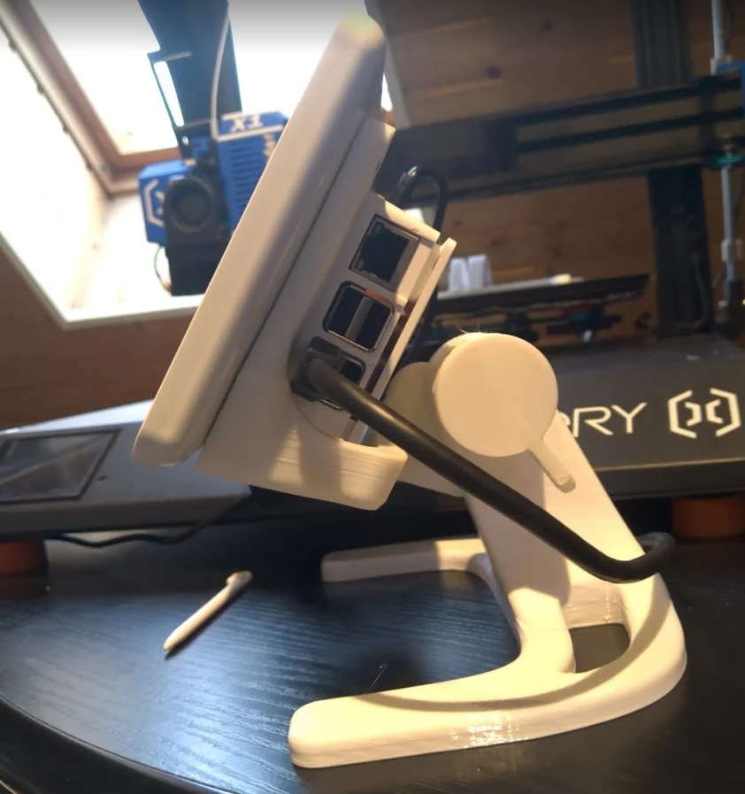 Raspberry stand for 7" Display