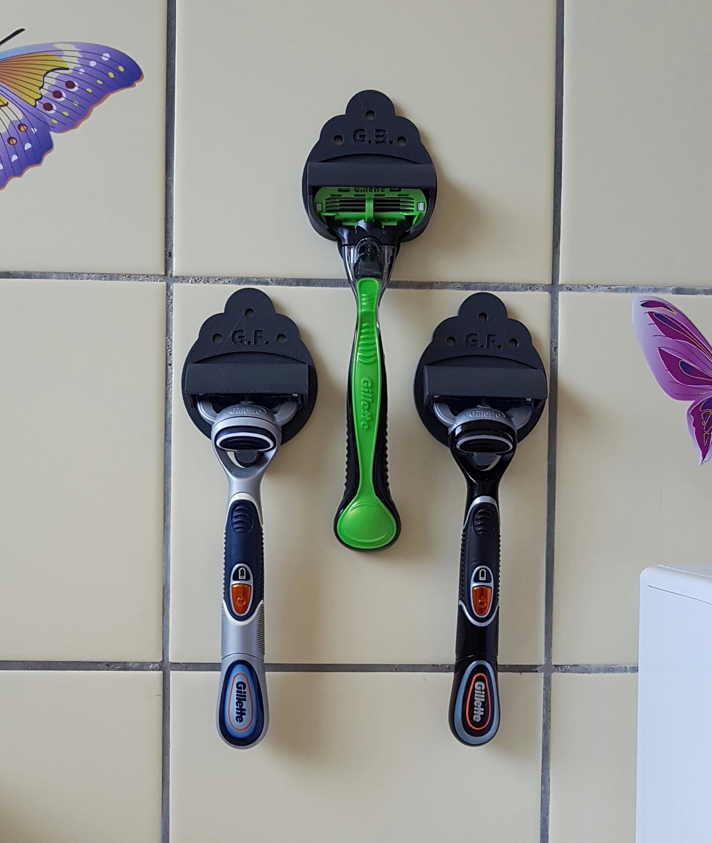 Holder for various razors