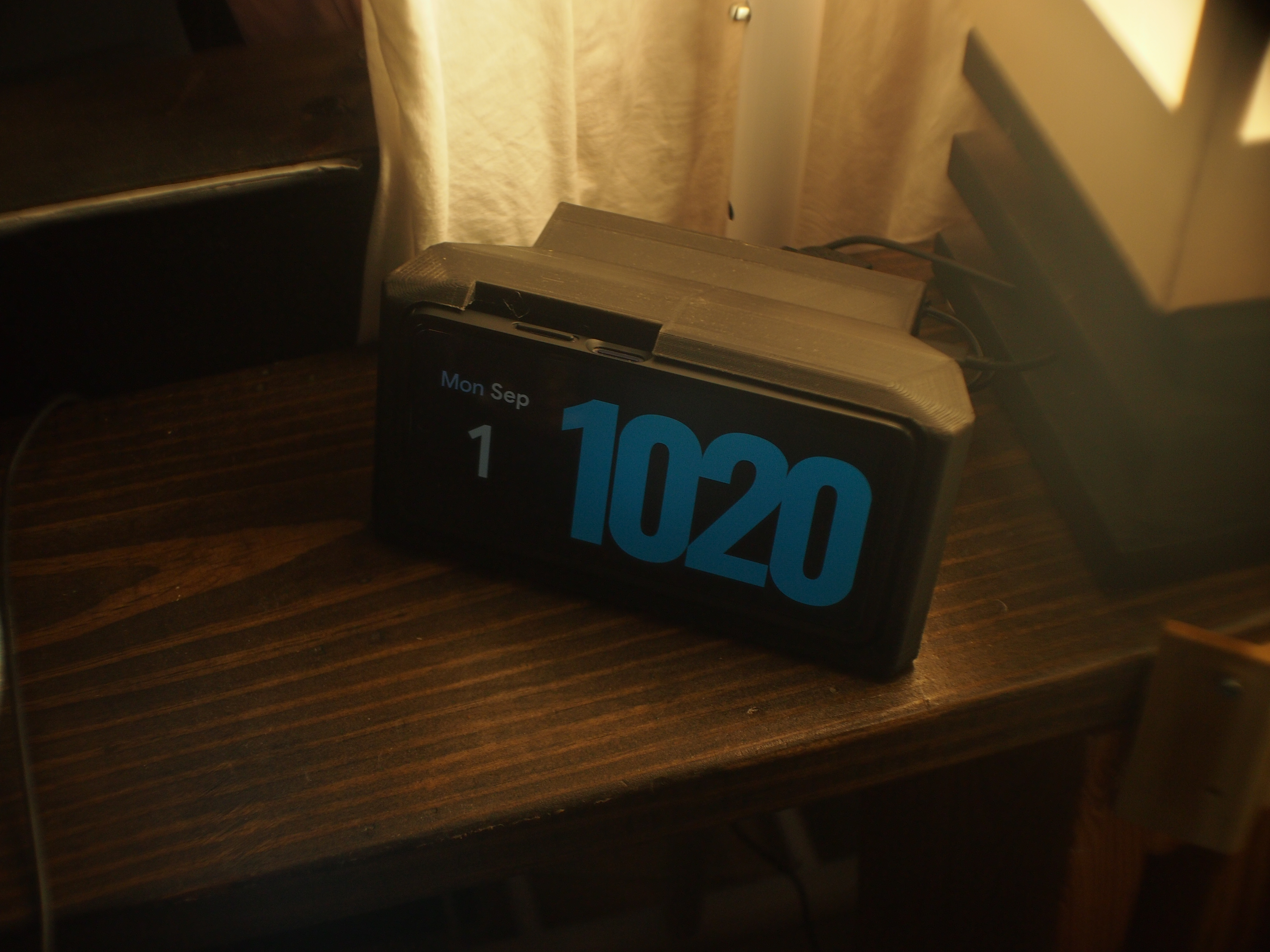 Motorola Moto G Power 2025 Wireless Charging "Clock-style" Stand