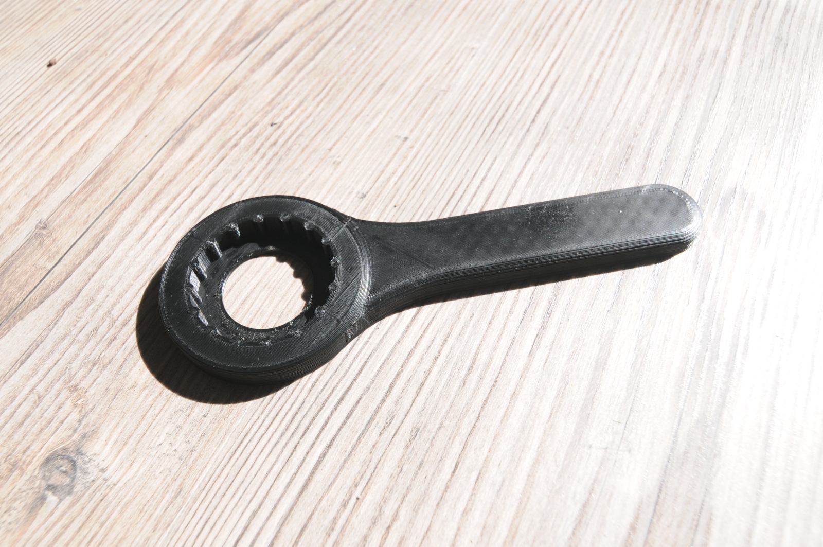 External bearing bottom bracket tool