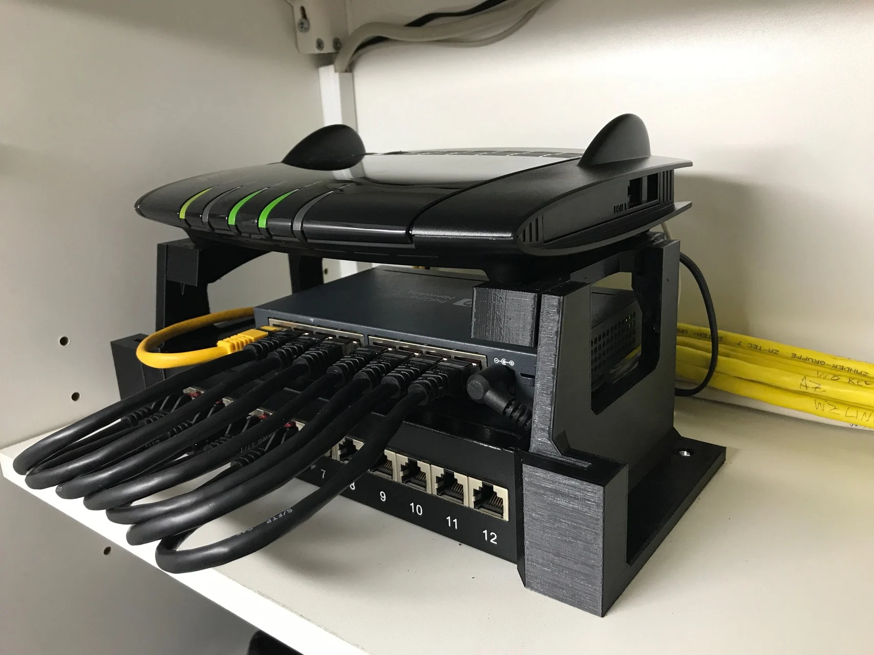 Fritzbox / Patch Panel / Network switch holder