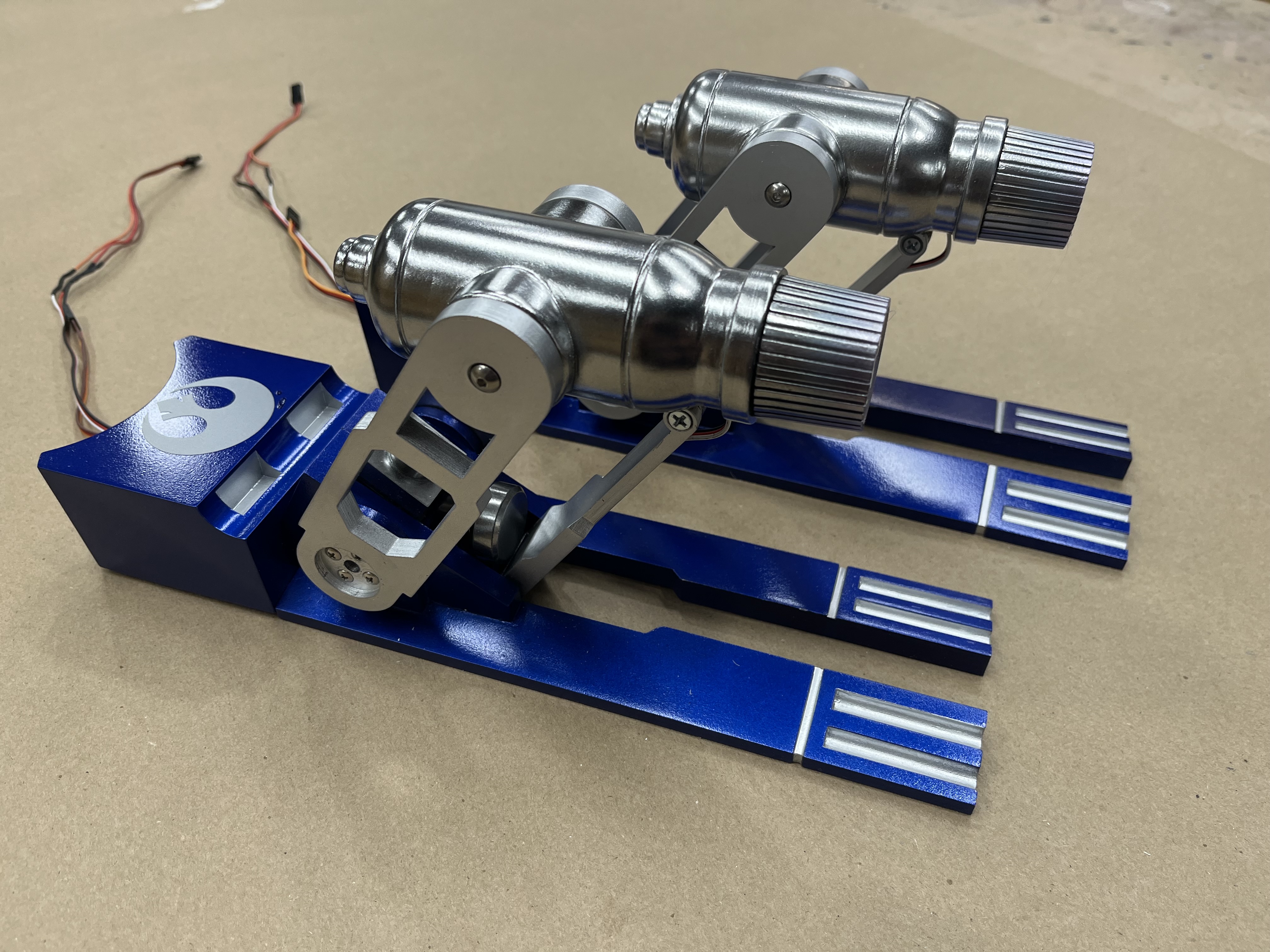 Astromech Servo-powered Rocketpacks