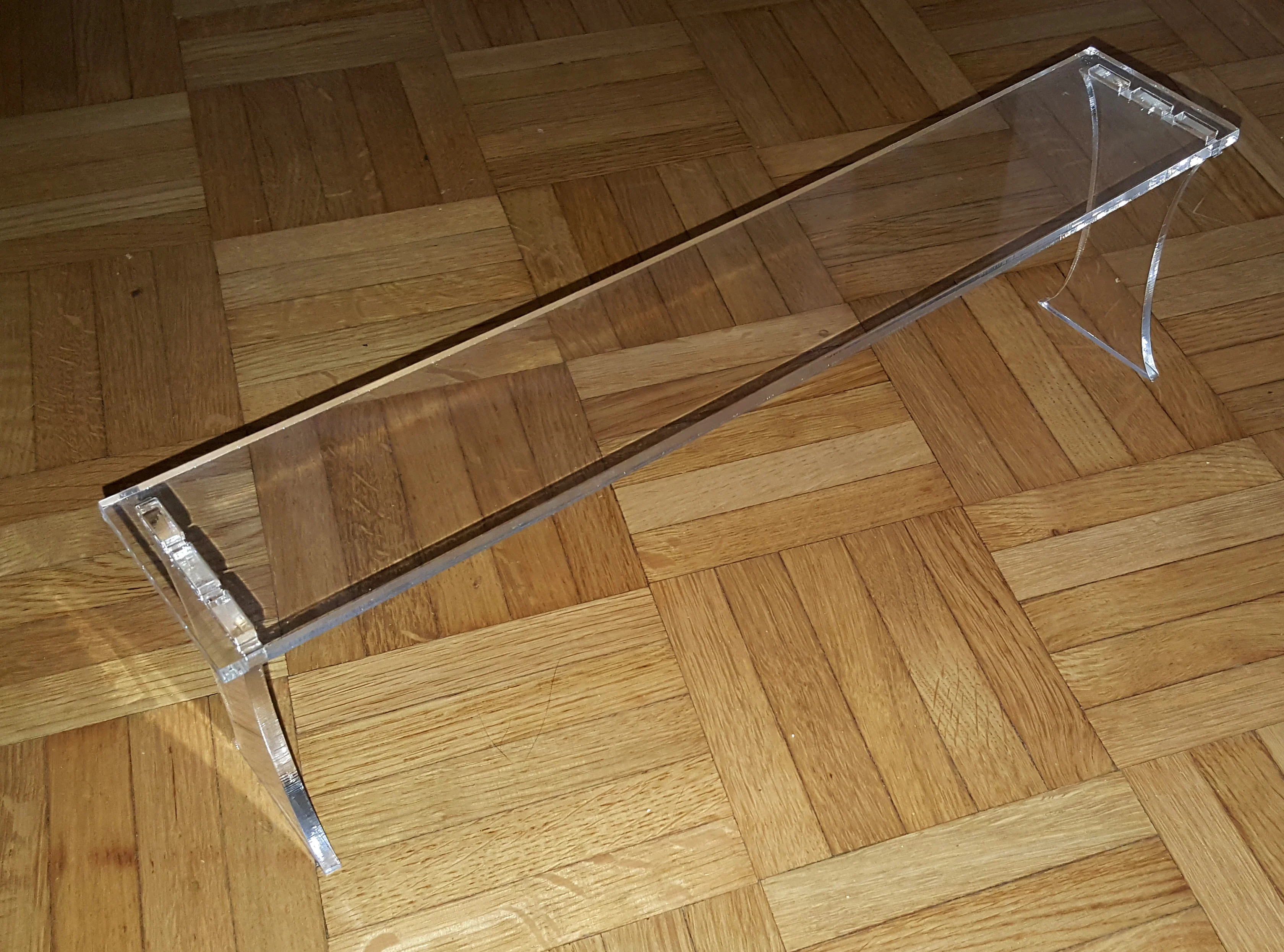 Display Unit for Nendoroids in a Showcase