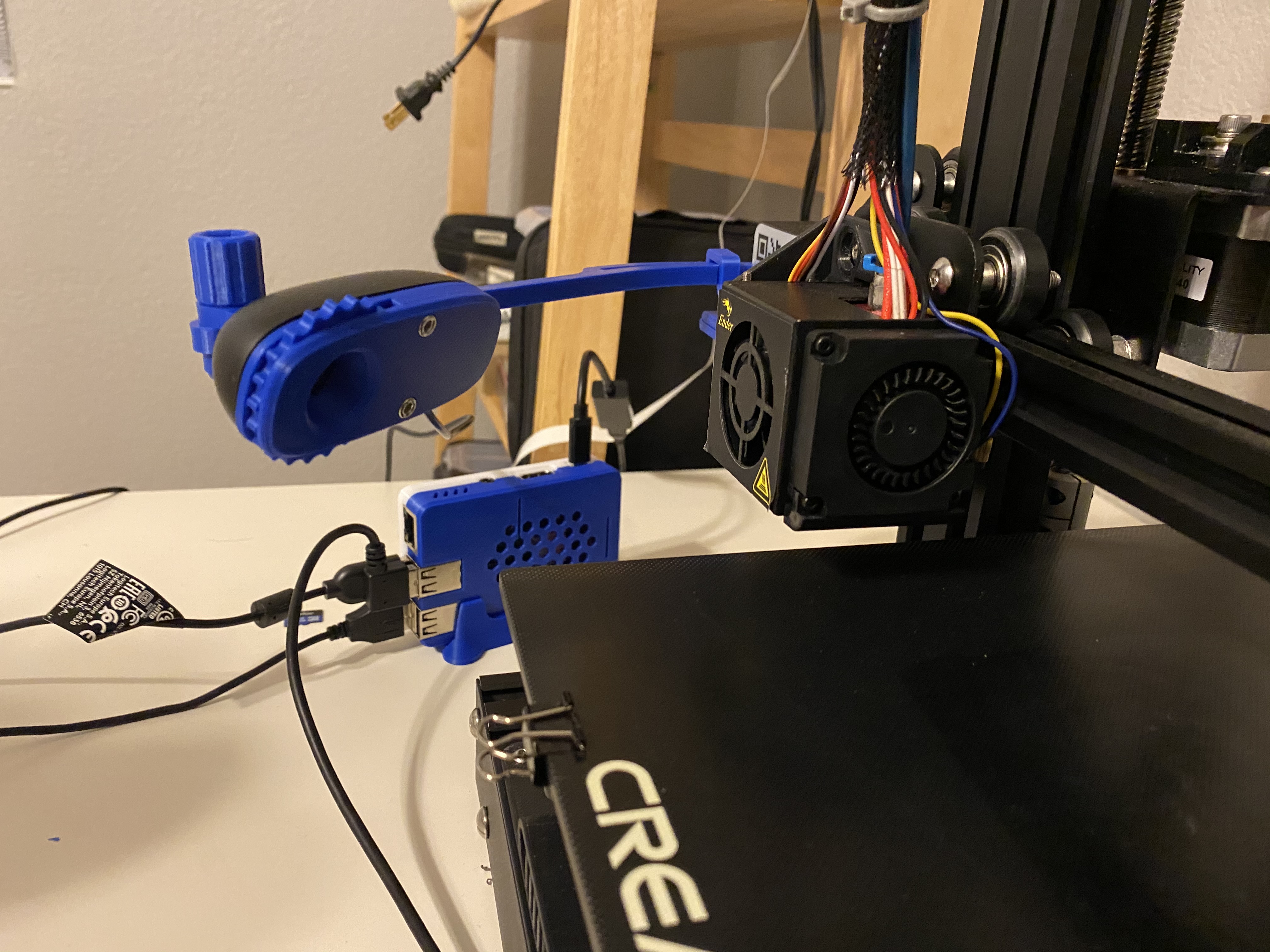 Logitech c270 Z-axis mount for Ender 3 with tilt/swivel