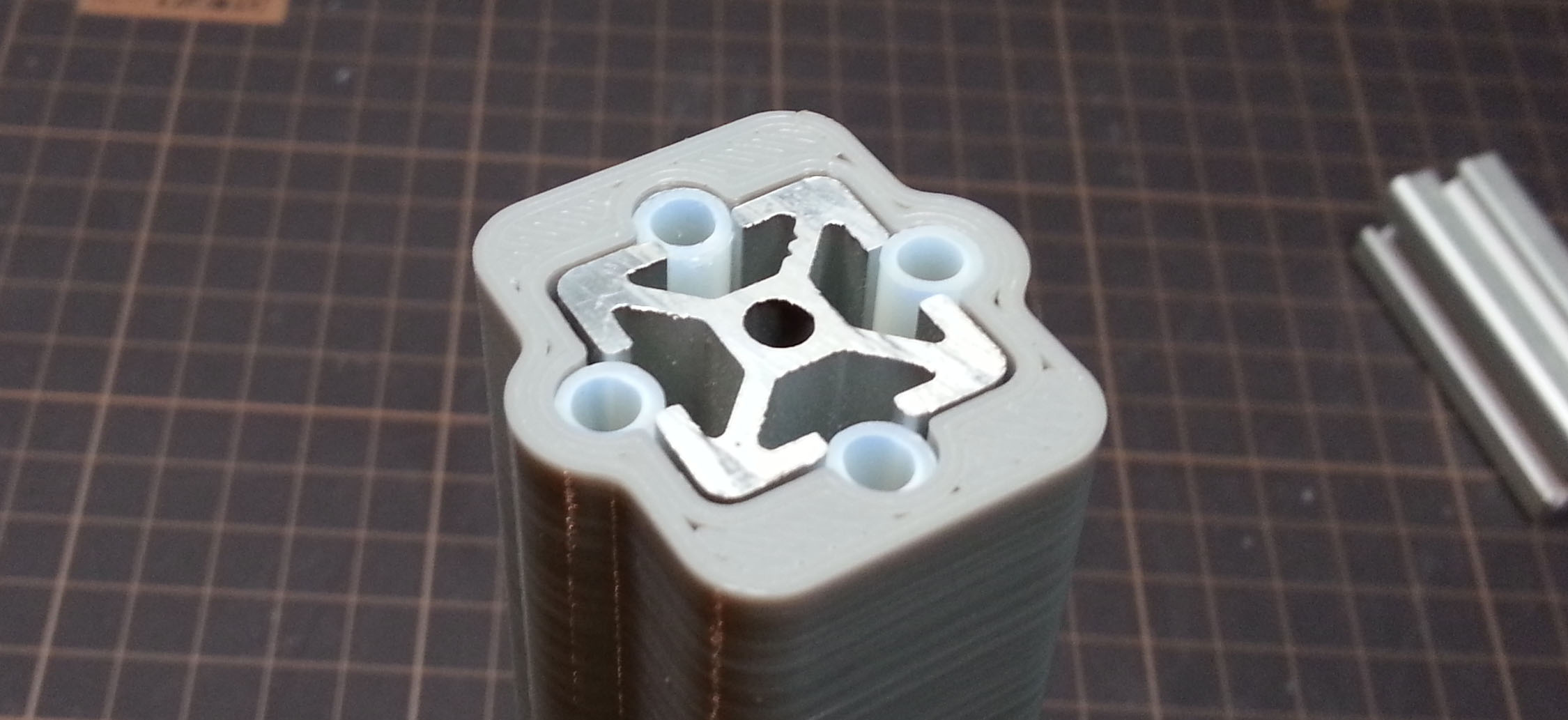 IDEA - connector for aluminum profiles, without screws