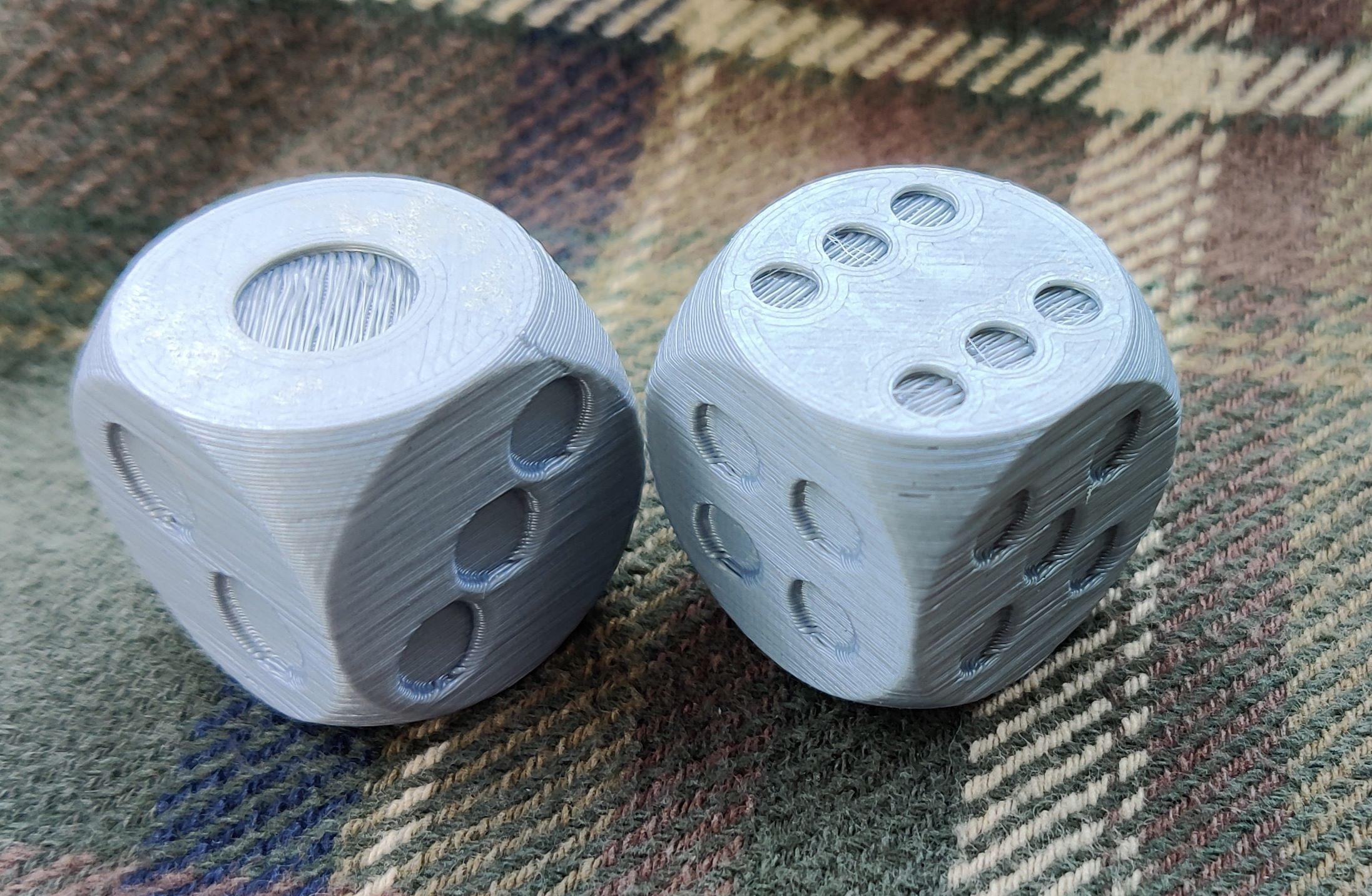 Symmetry dice