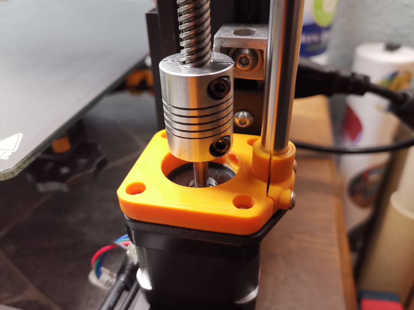 Halter für die Z-Führungsstange am Z-Motor
