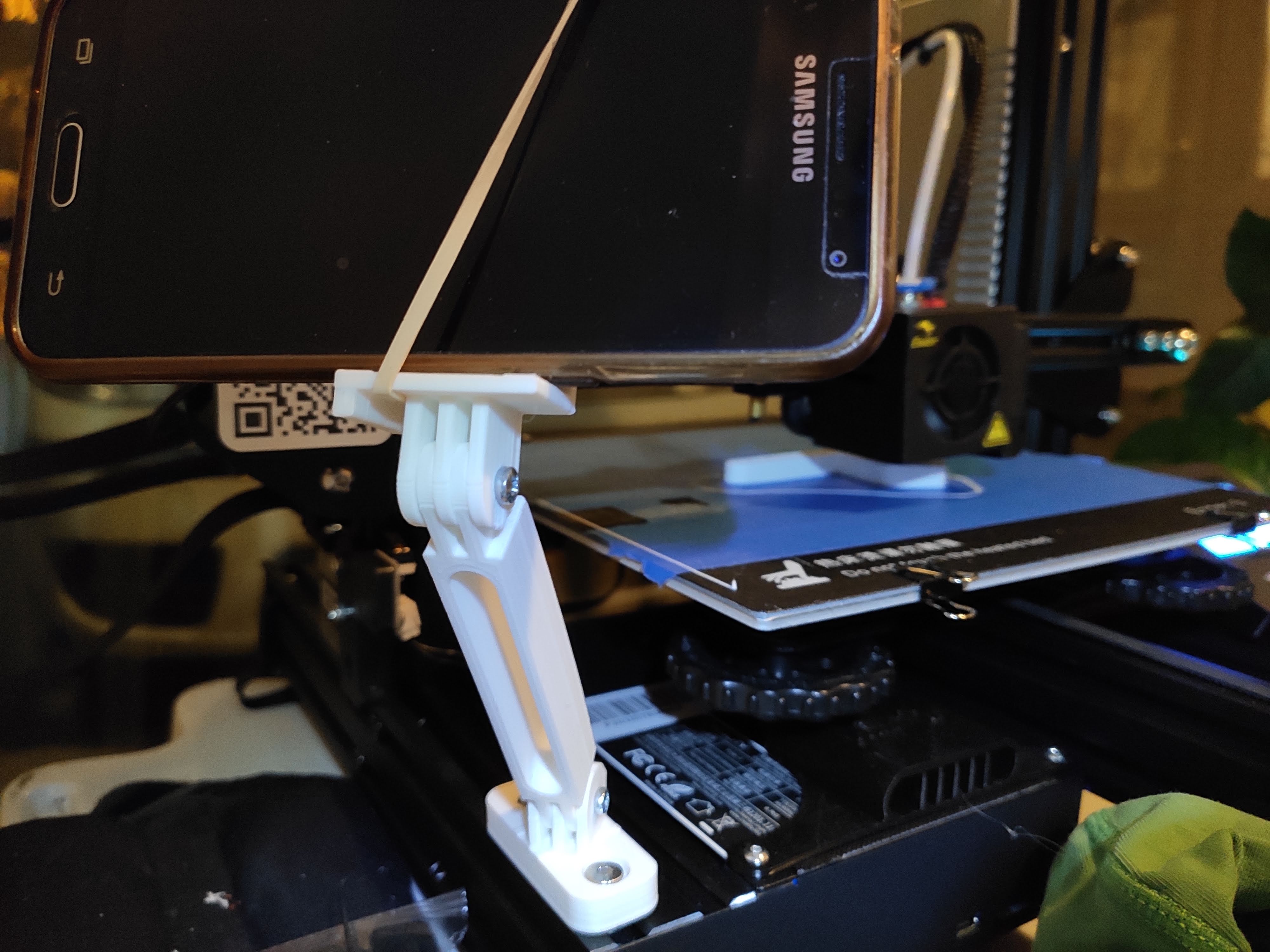 V-slot phone holder