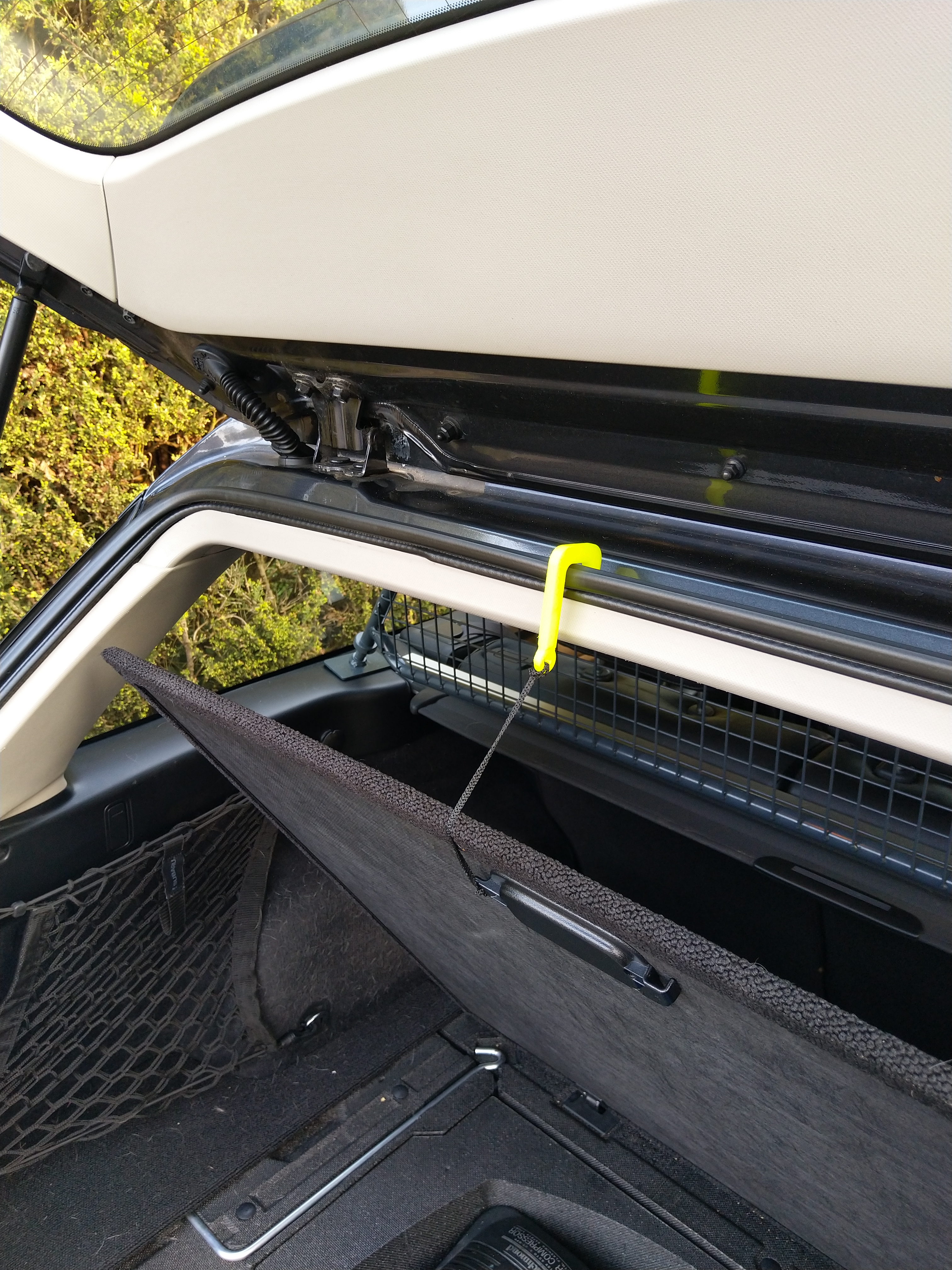Subaru Legacy Boot floor hook