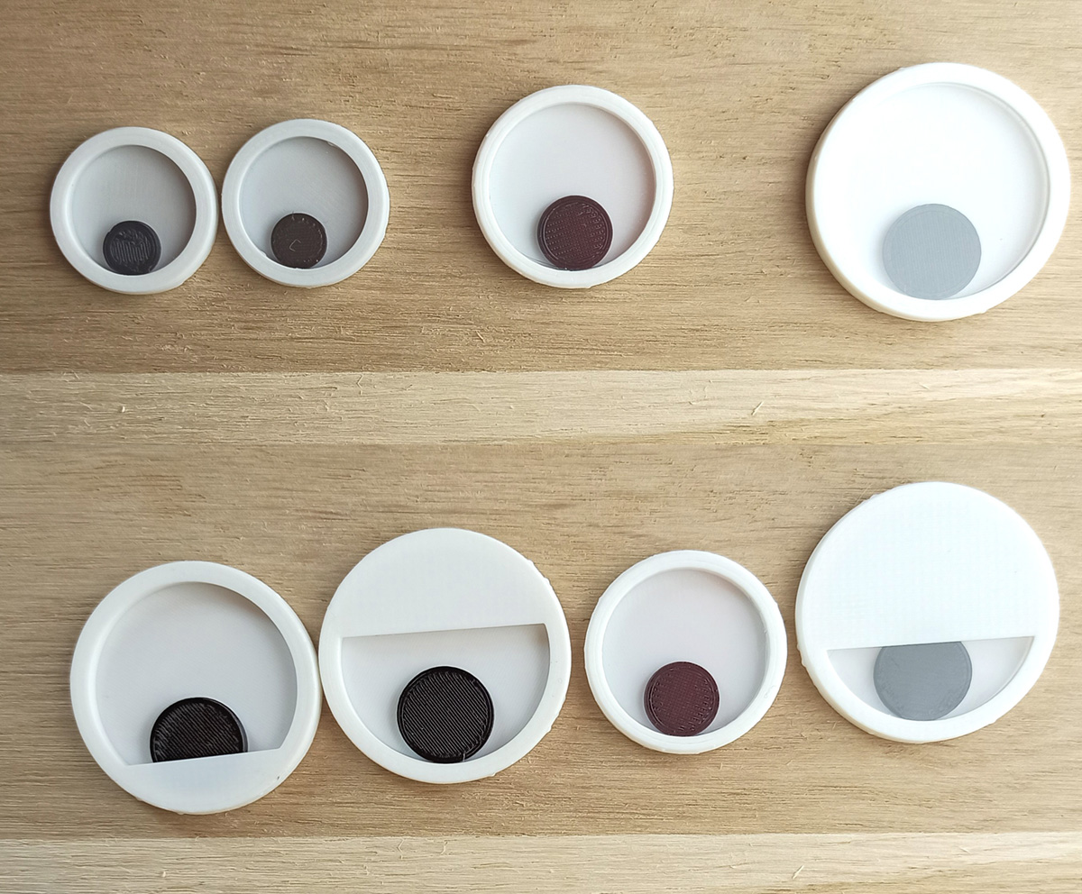 Googly eye (mobile) with lense