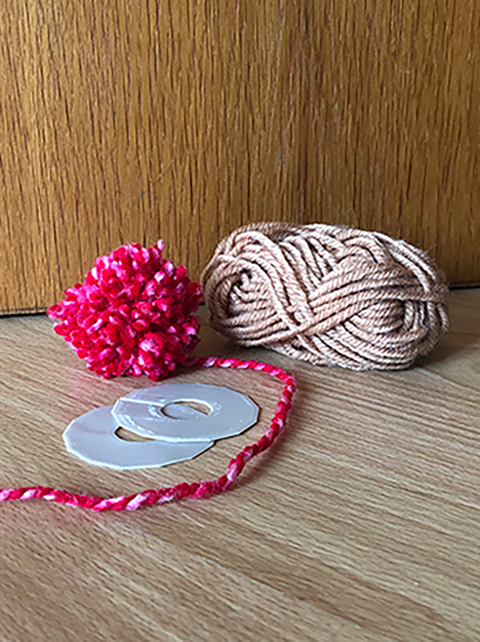 Pompom maker