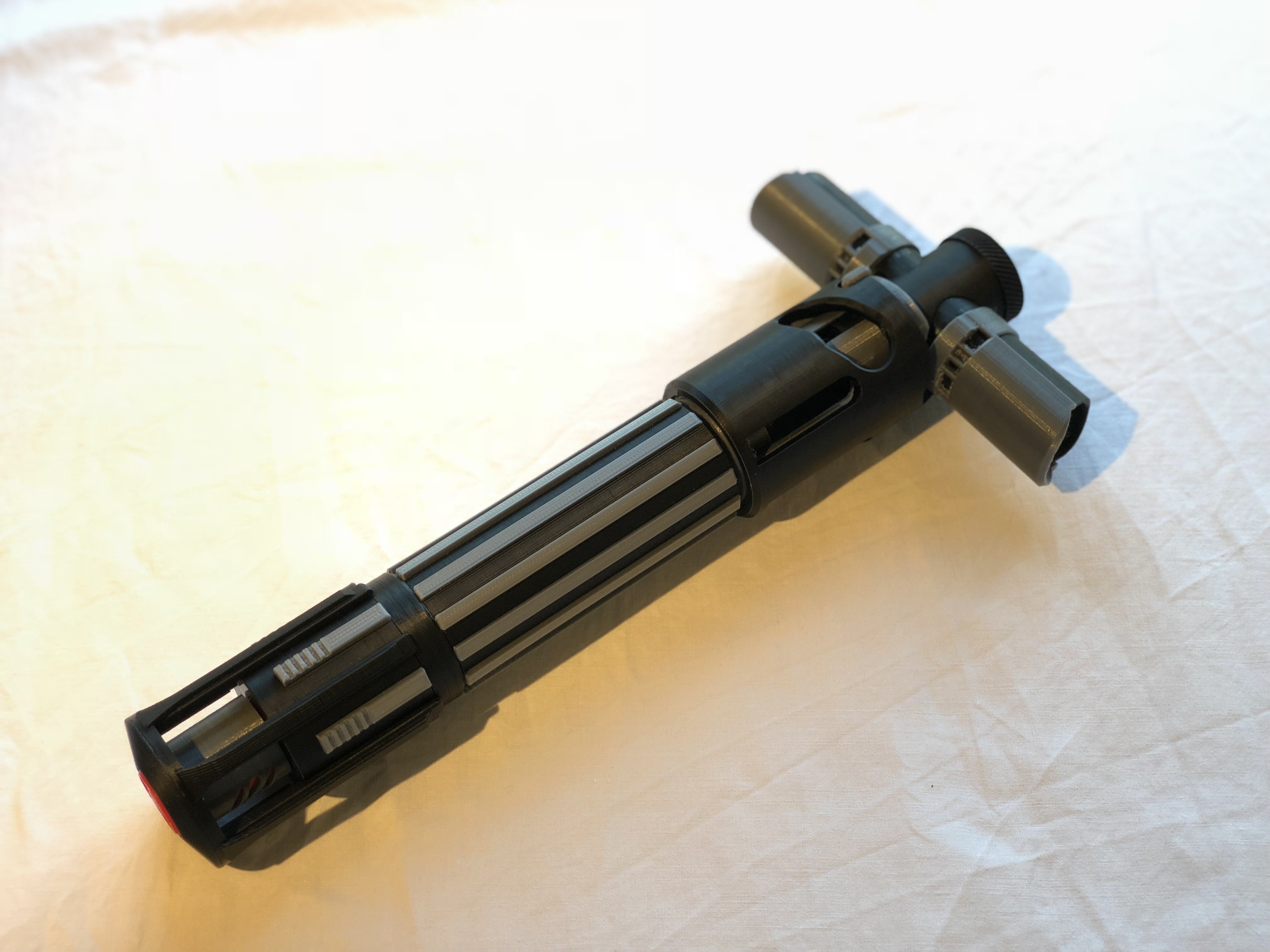 Kylo Ren / Crossguard Lightsaber with Crystal Chamber / suitable for electronics