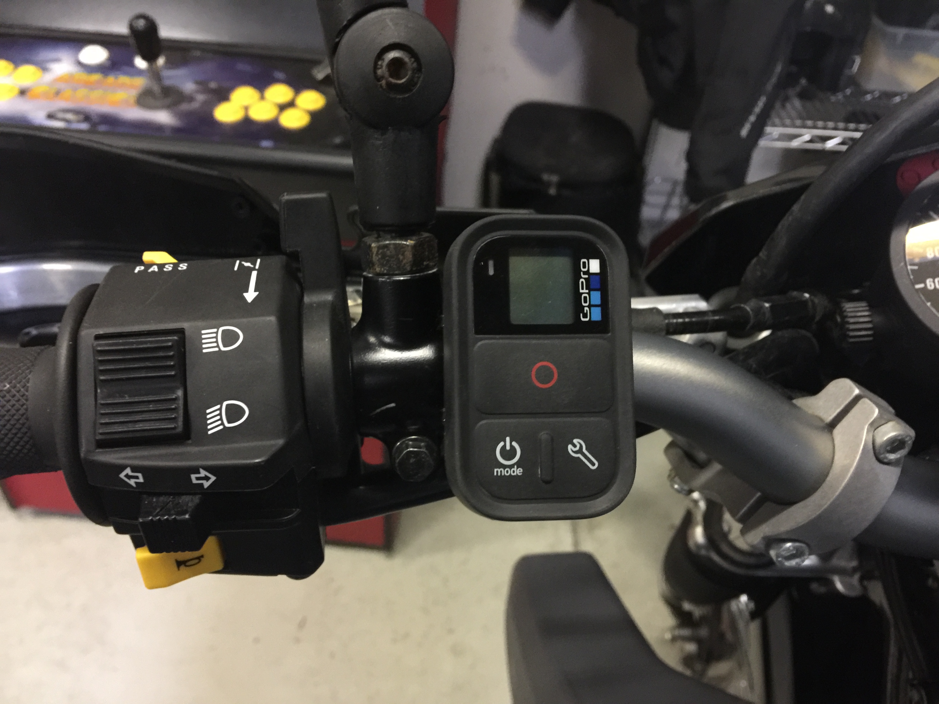 GoPro Remote, Handlebar mount