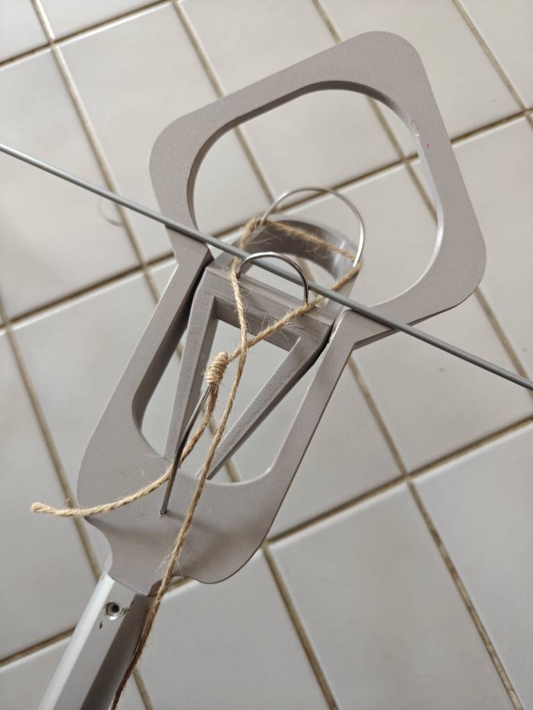 Hop tying tool (Pardalera)