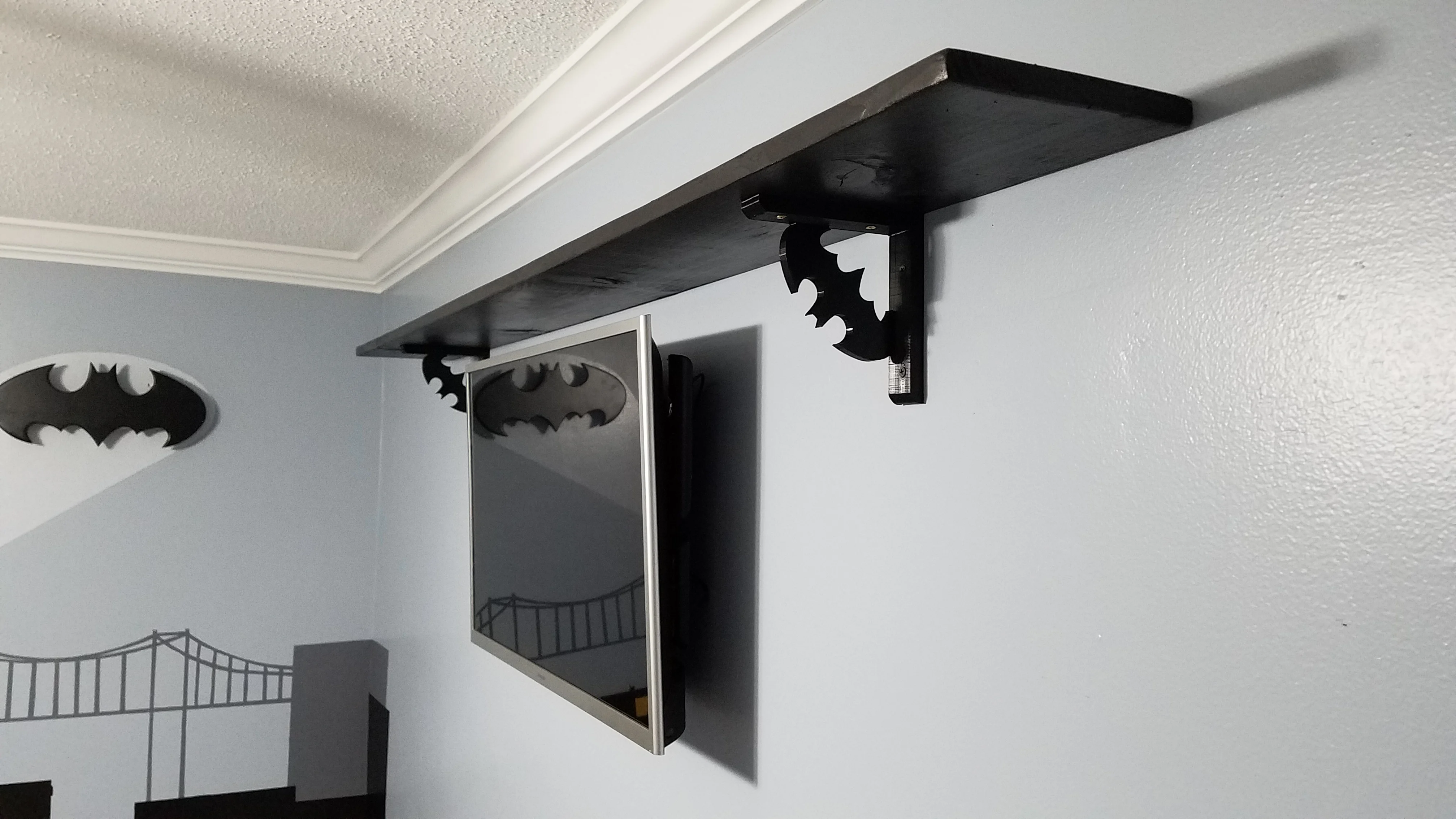 Batman shelf bracket 6in
