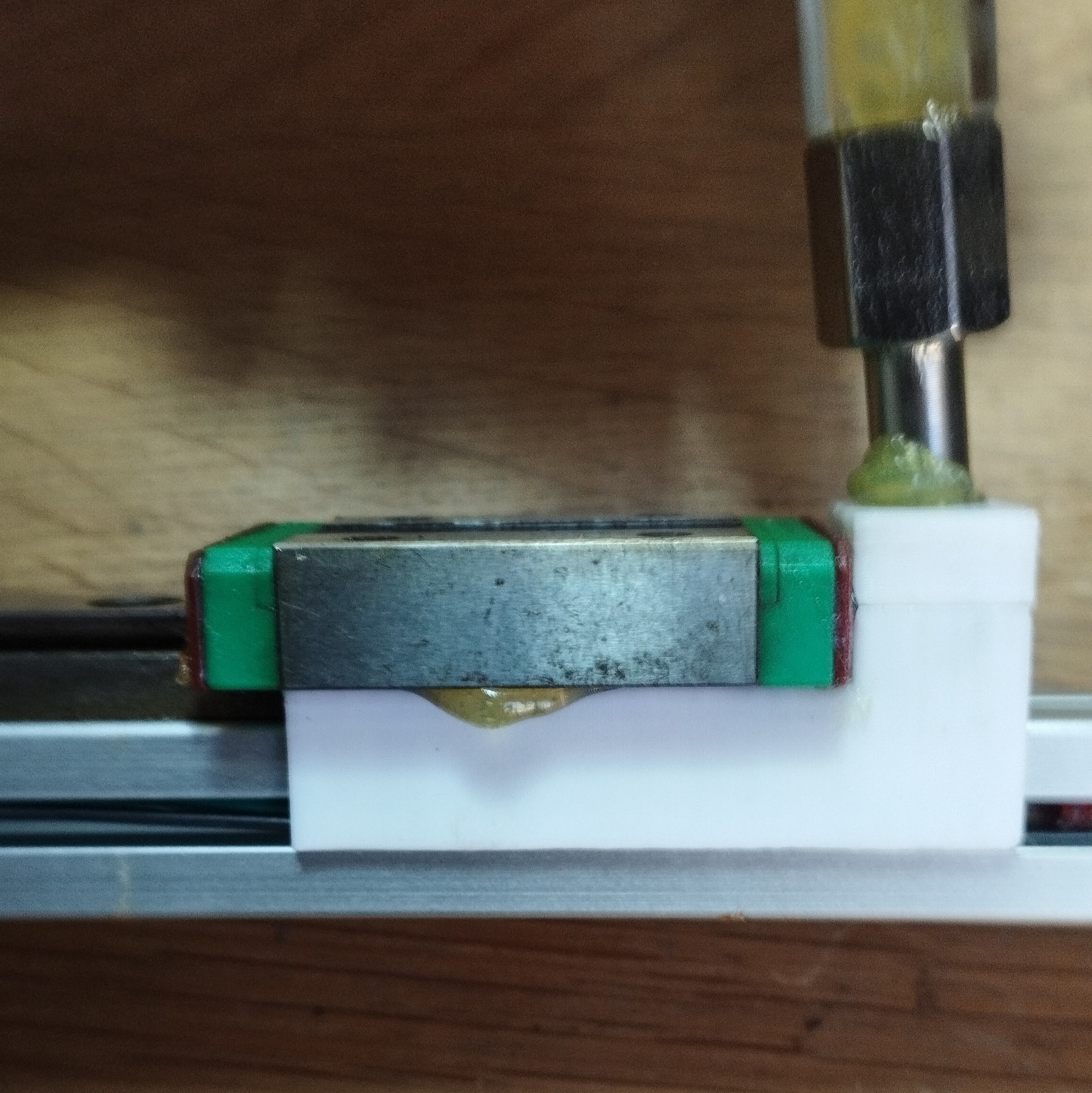 Linear Bearing Greaser