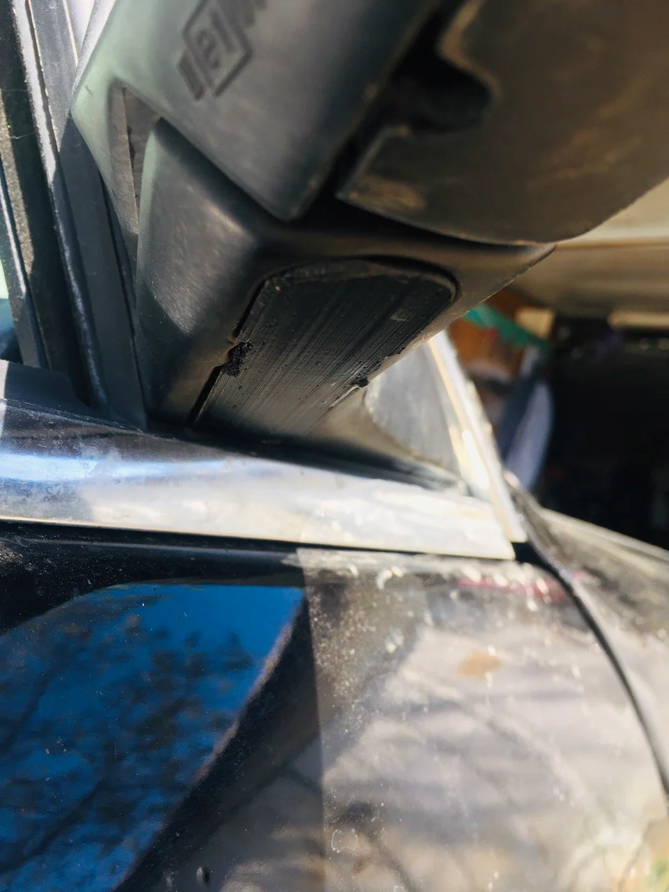 Bmw E30 - mirror wiring bottom cover (OEM: 51 16 1 937 441-444, 51 16 1 937 442-443)