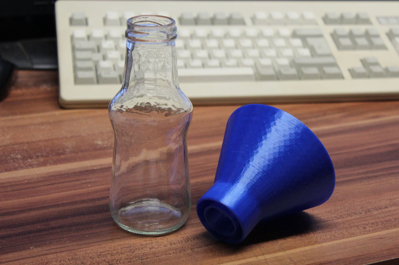 funnel for grillsauce- / barbeque-/ BBQ-sauce bottles