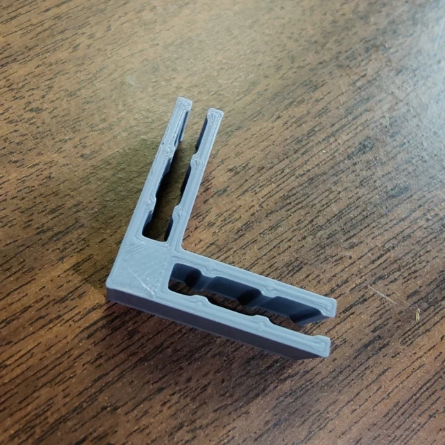 Coroplast Edge Bracket