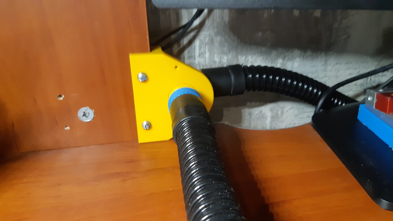 Cyclone GIANT nipple desk mount