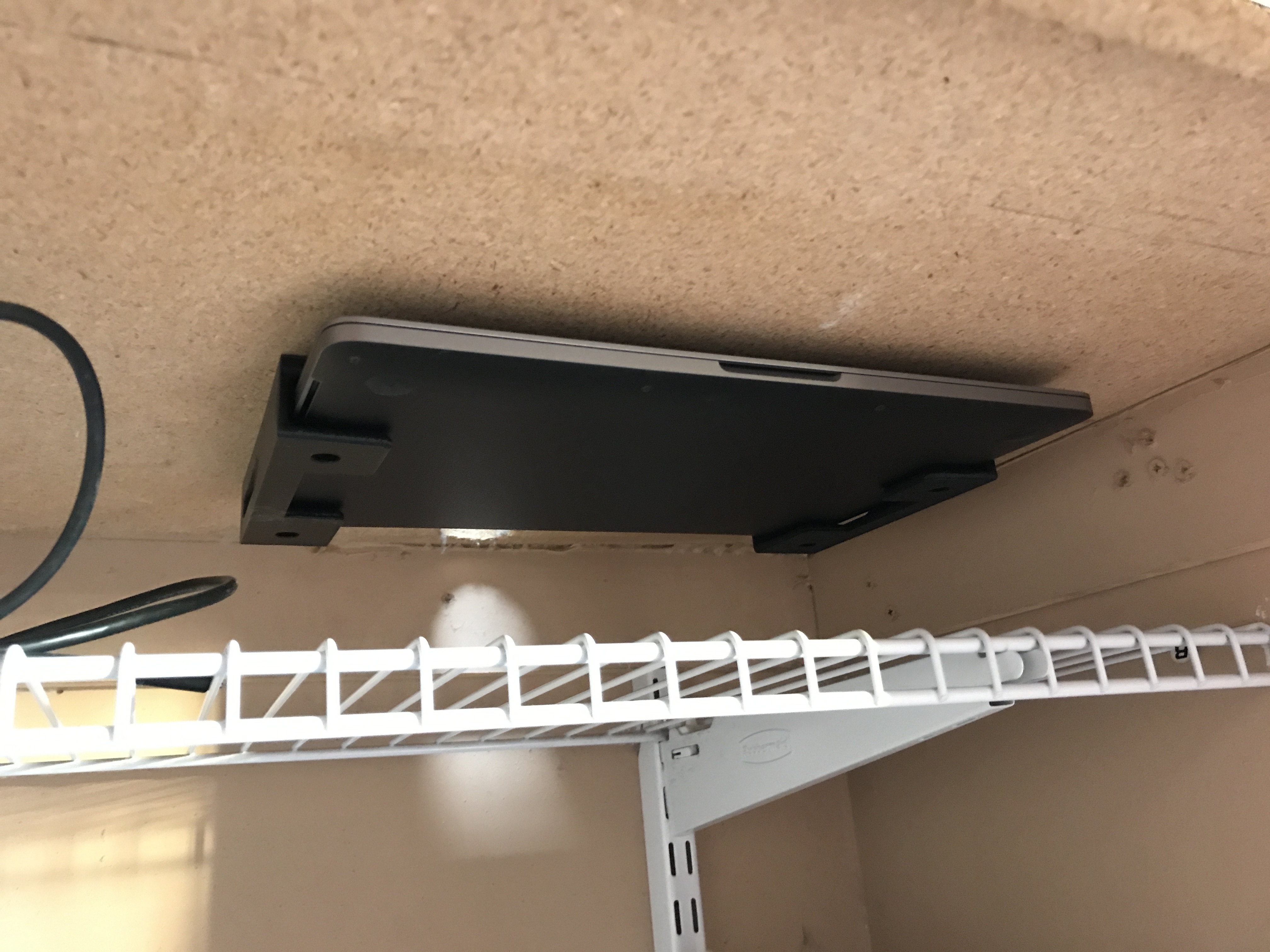 MacBook Pro 2016-2017 Under table or wall rack