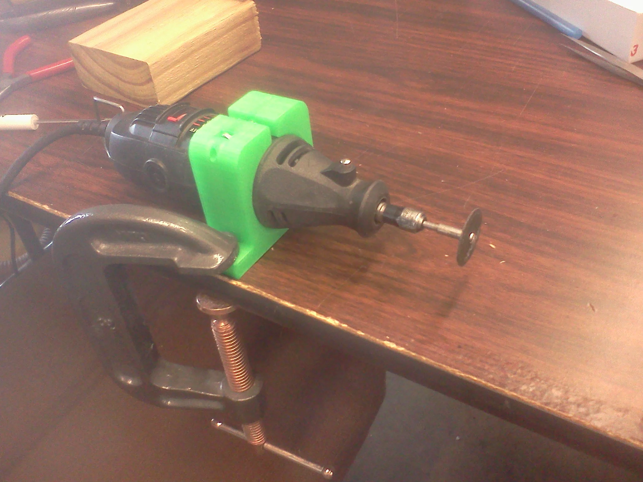 Dremel 395 Holder (V2) for table top or vise