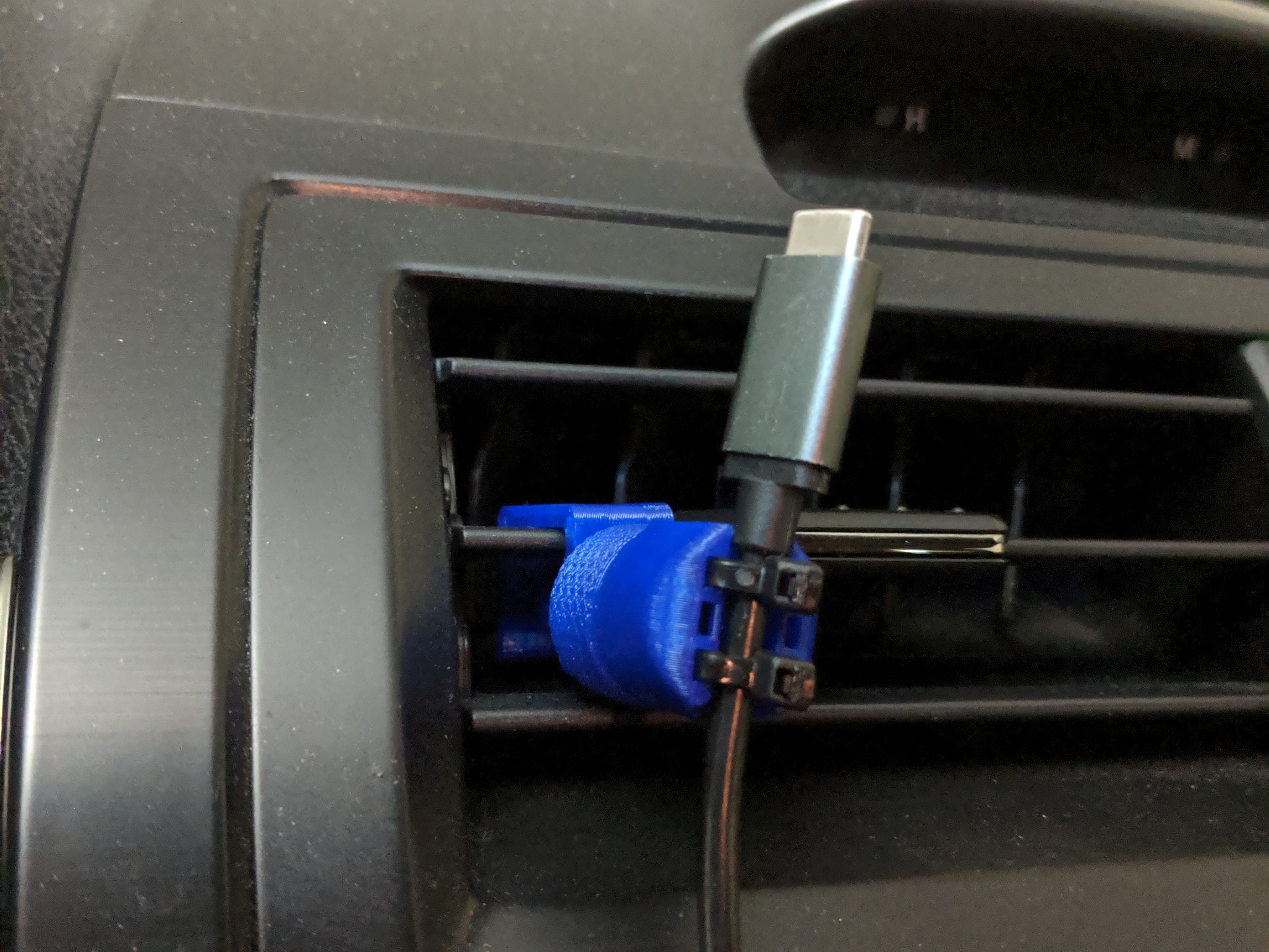 Cable Clip - Magnetic - Toyota Camry 2012 Air Vent
