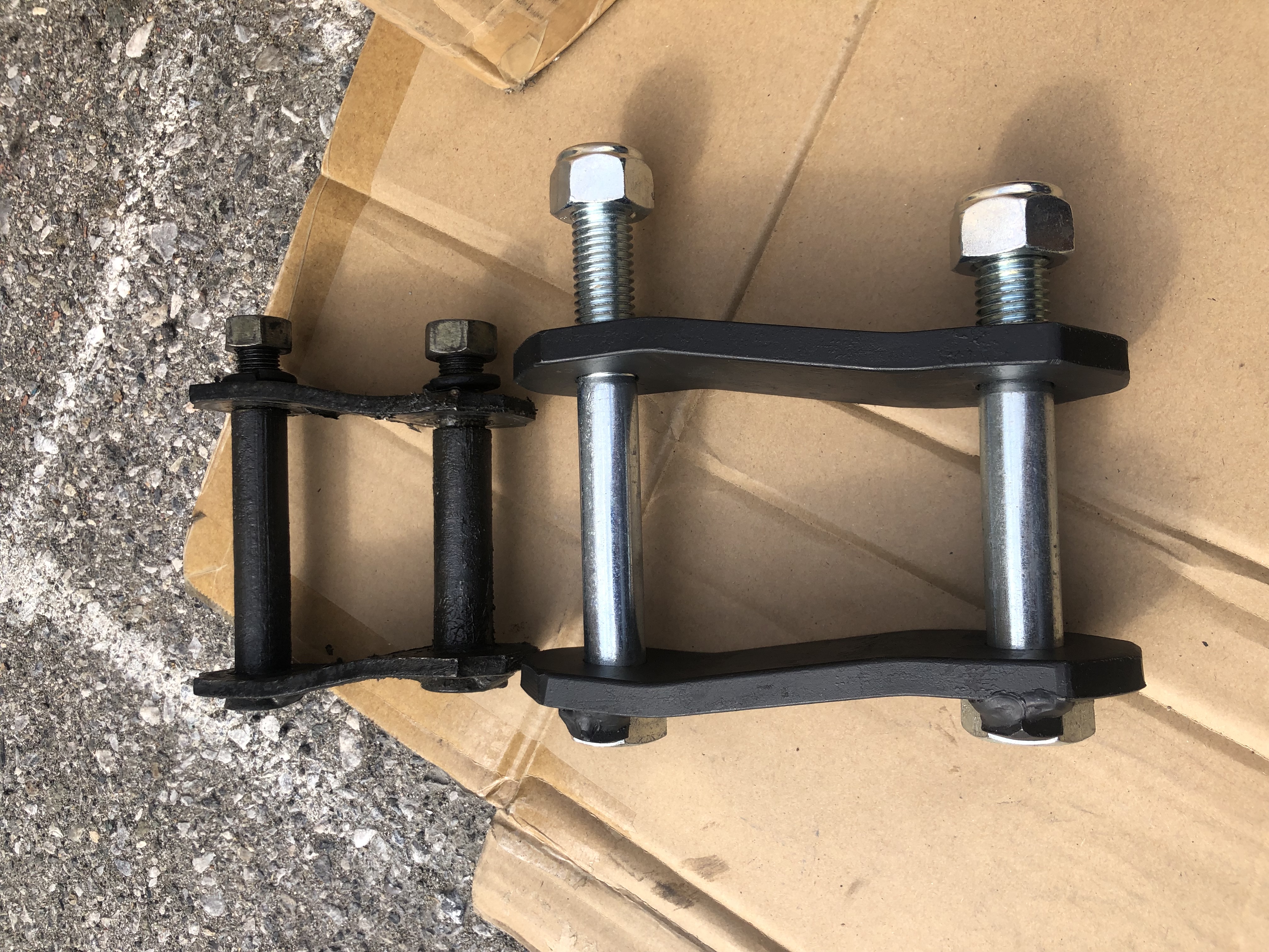 Leaf Spring Shackle, Compression Style
