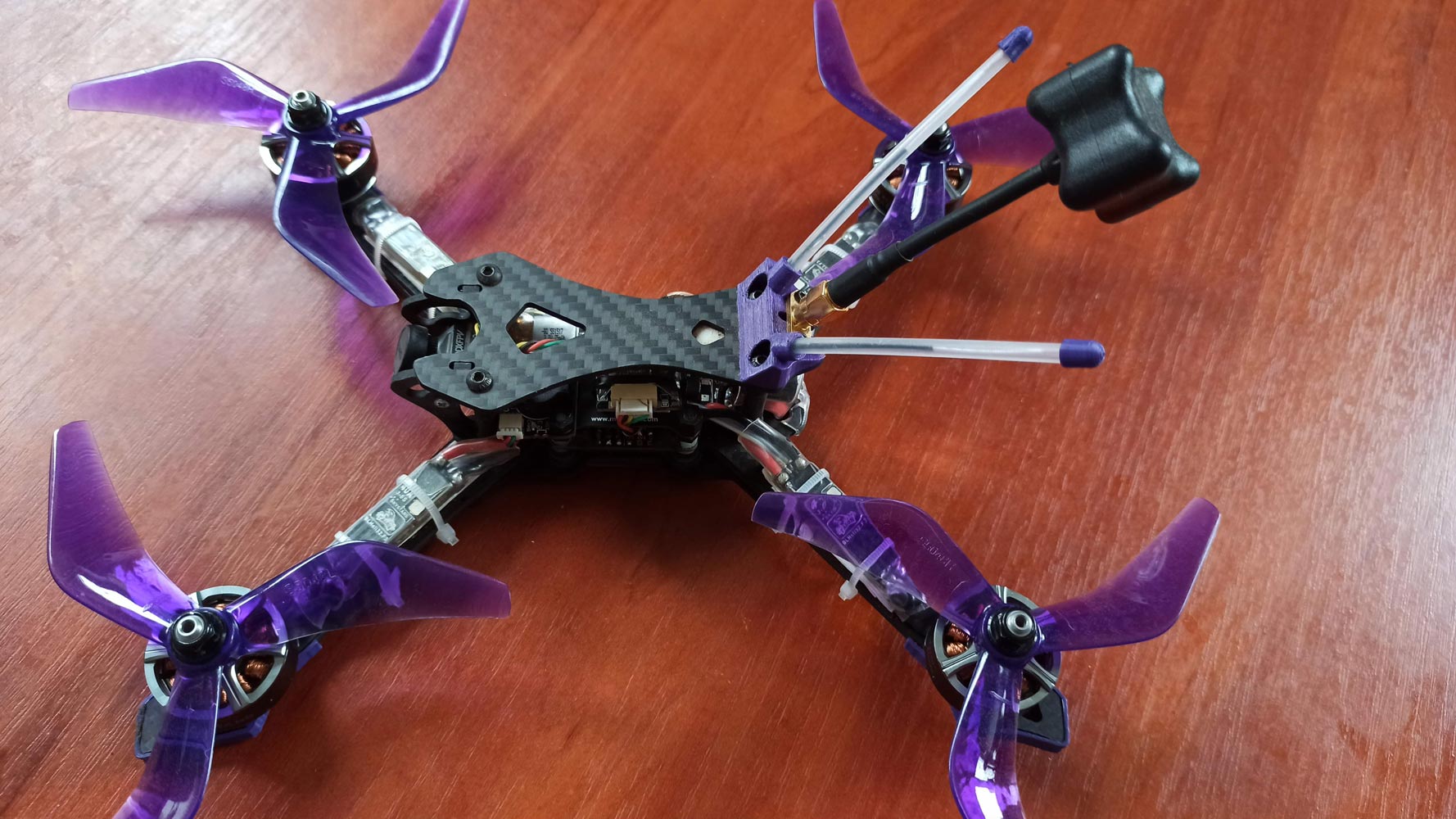 STX225 Frame antenna mount