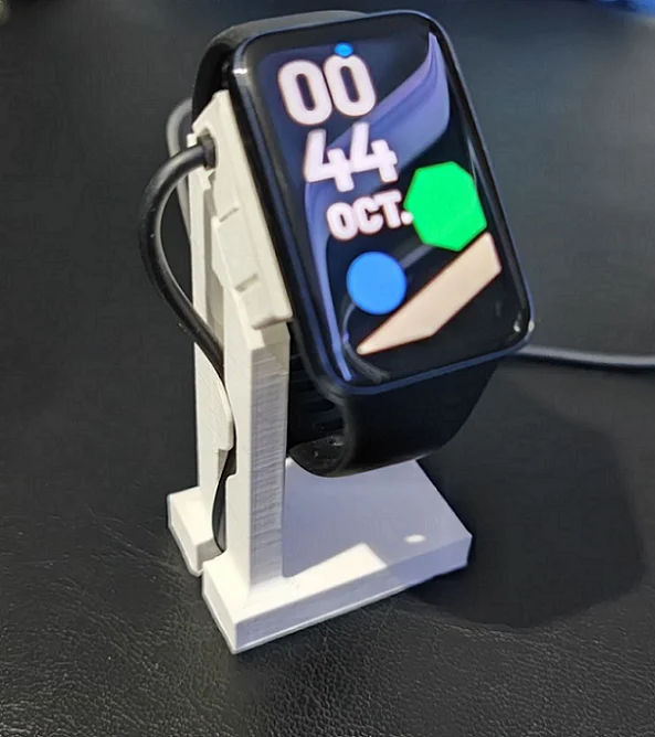 Xiaomi Mi Band 7 Pro charging stand