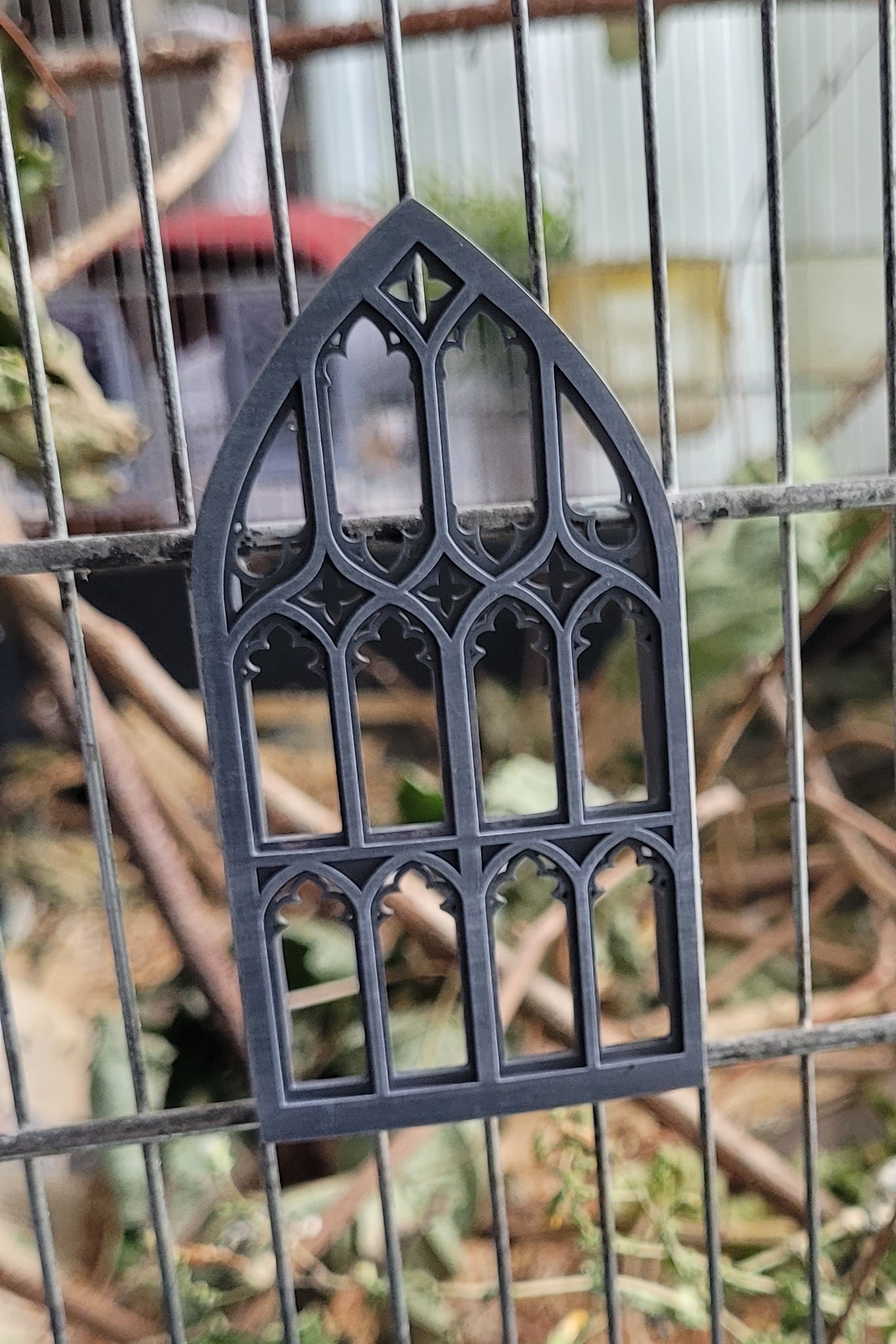 Gothic window blind for Imac bird cages