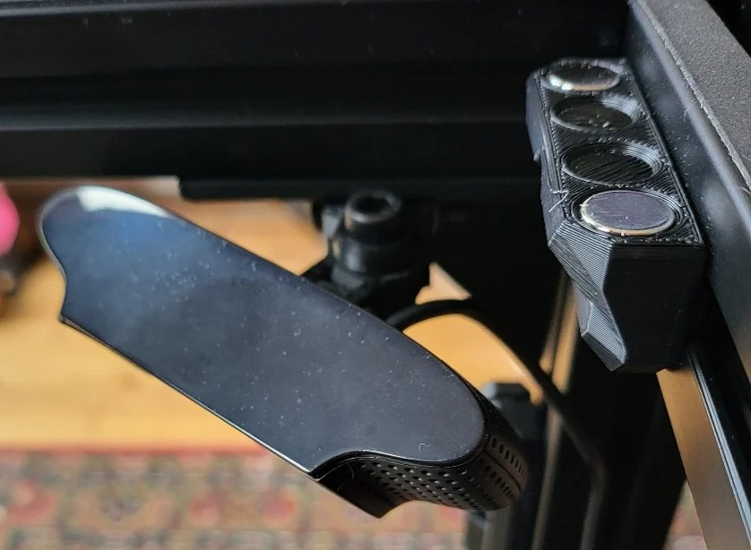 Logitech C270 / C920 articulated mount