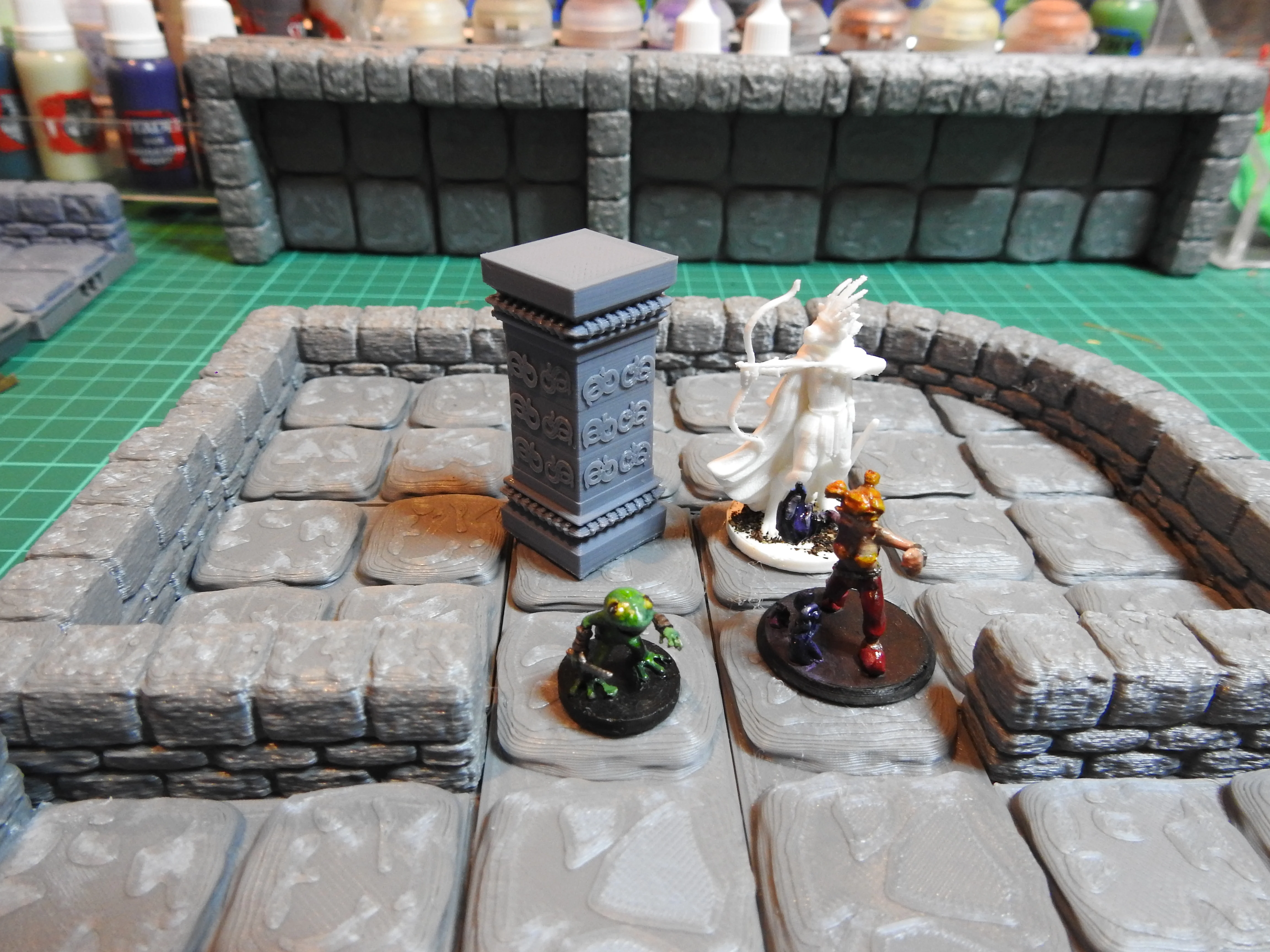 D&D scenery: Aztec Pillar with Snake Runes for Tomb of Annihilation
