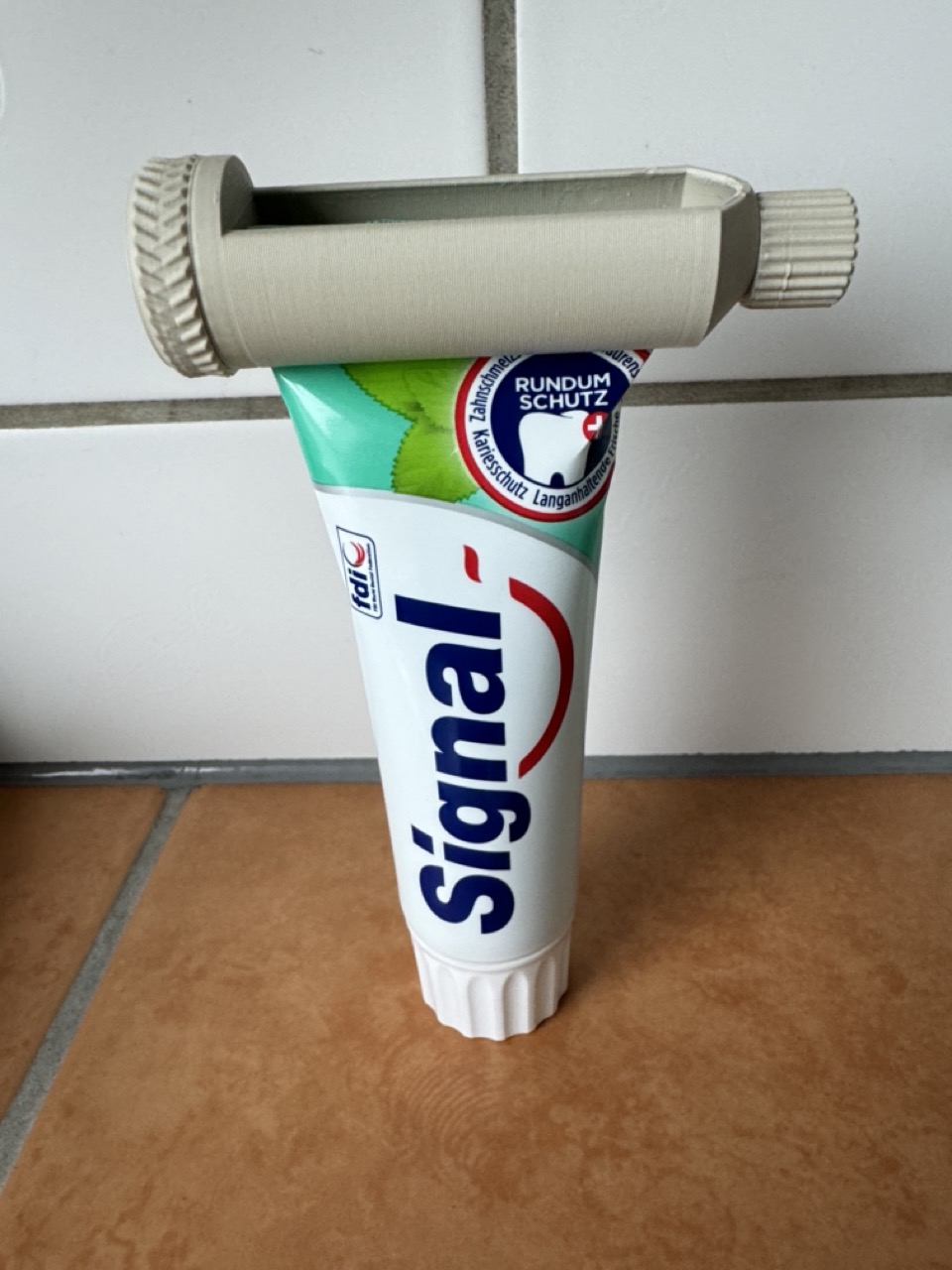 Toothpaste Squeezer without text