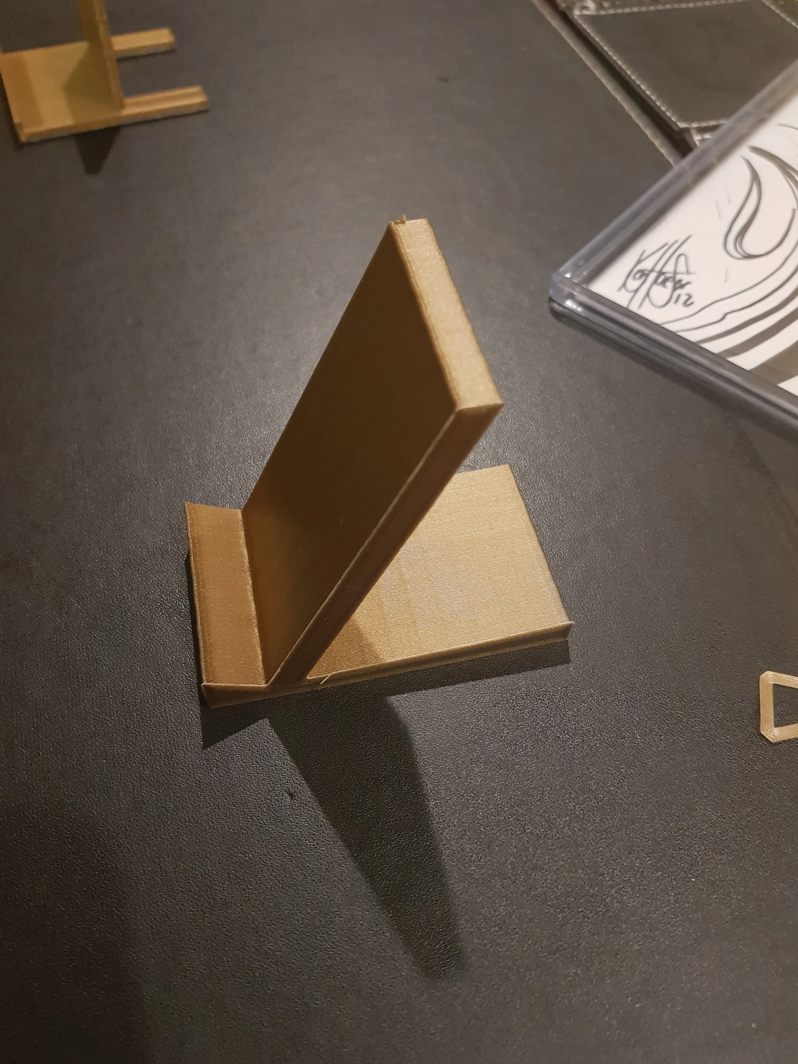 Comic book stand v2