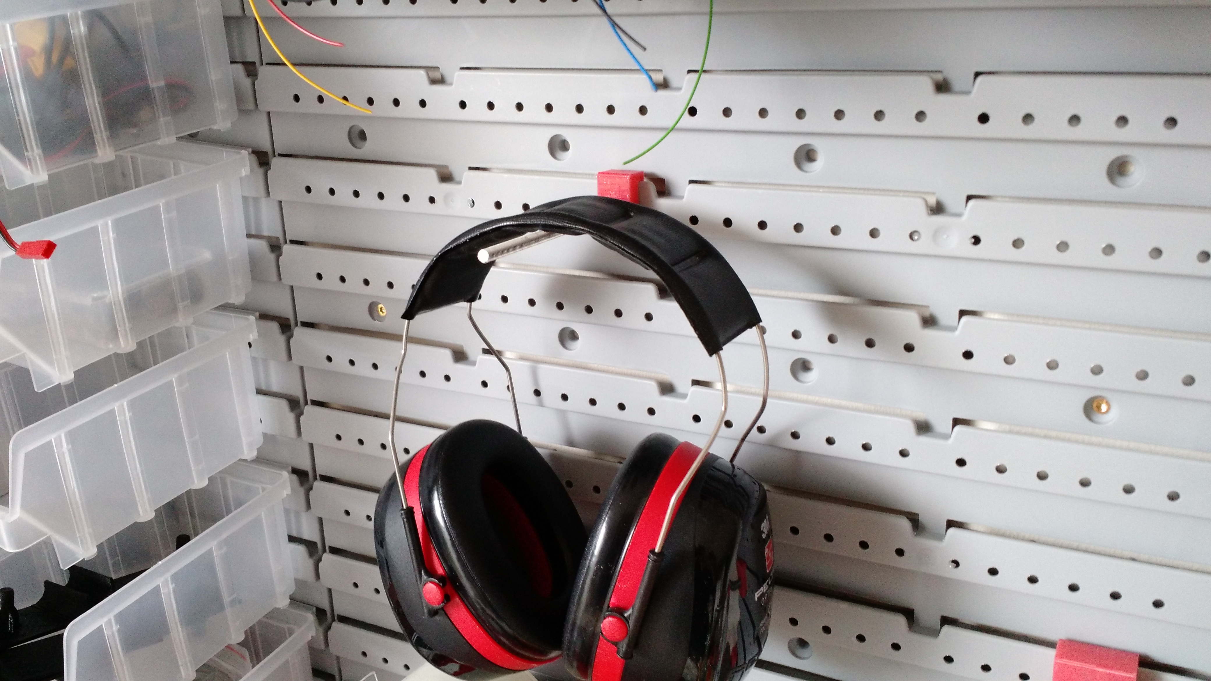 Allit StorePlus // Pegboard universal Holder