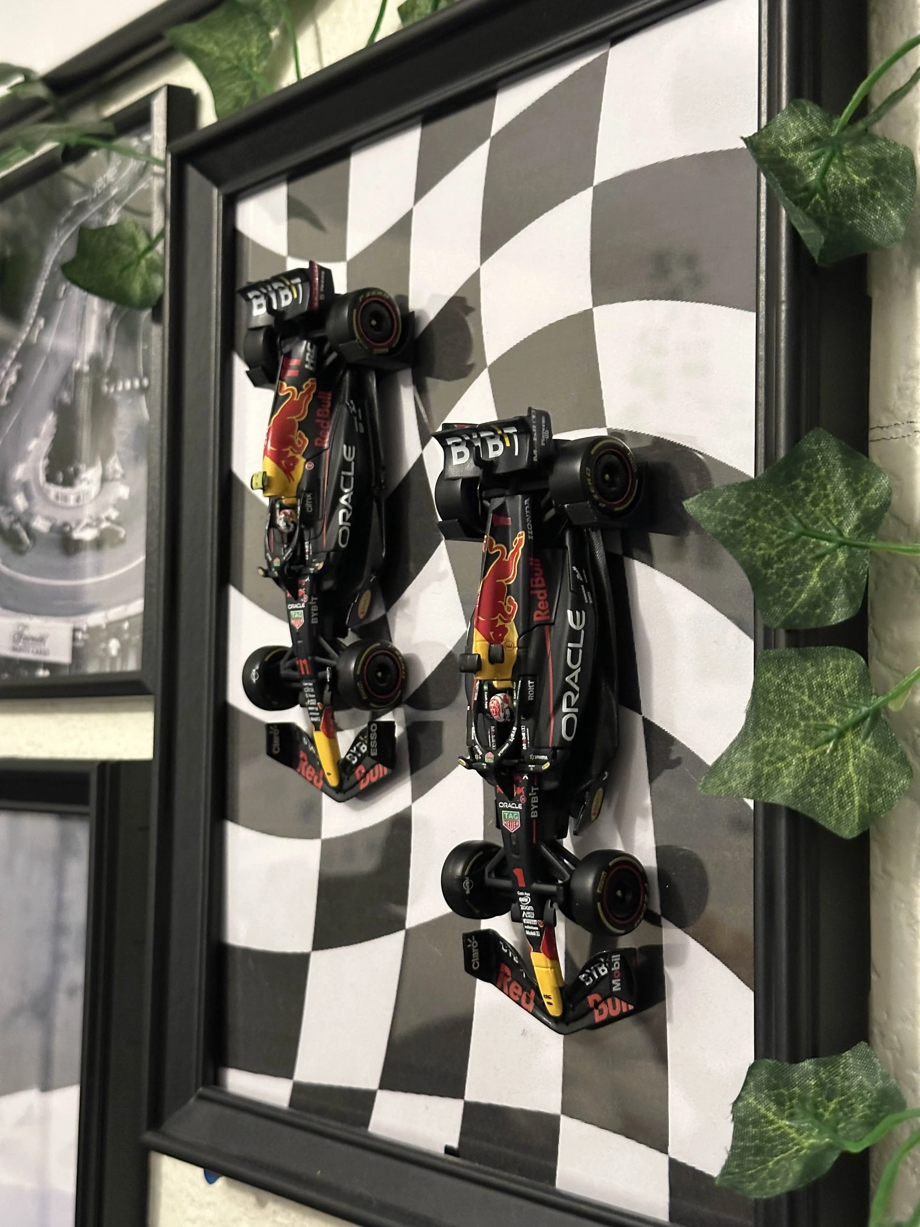 Bburago 1/43 Scale F1 Car Wall Mount