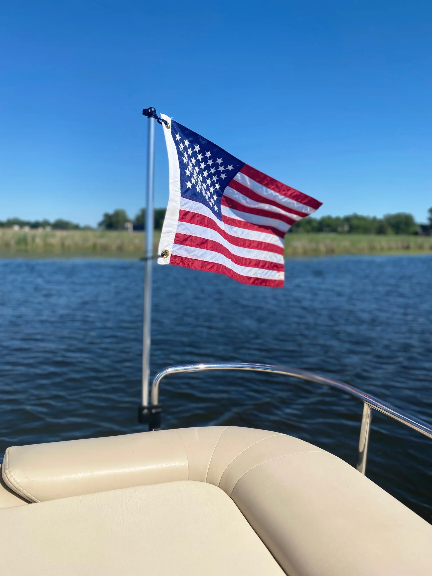 flagpole holder for Pontoon boat railing